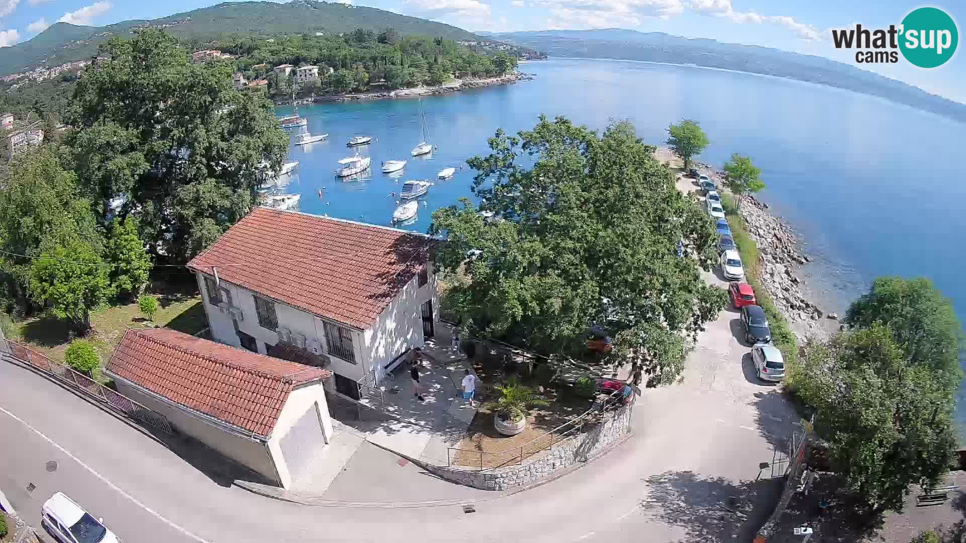 Web kamera luka Ika – Pogled uživo na luku i svjetla Opatije