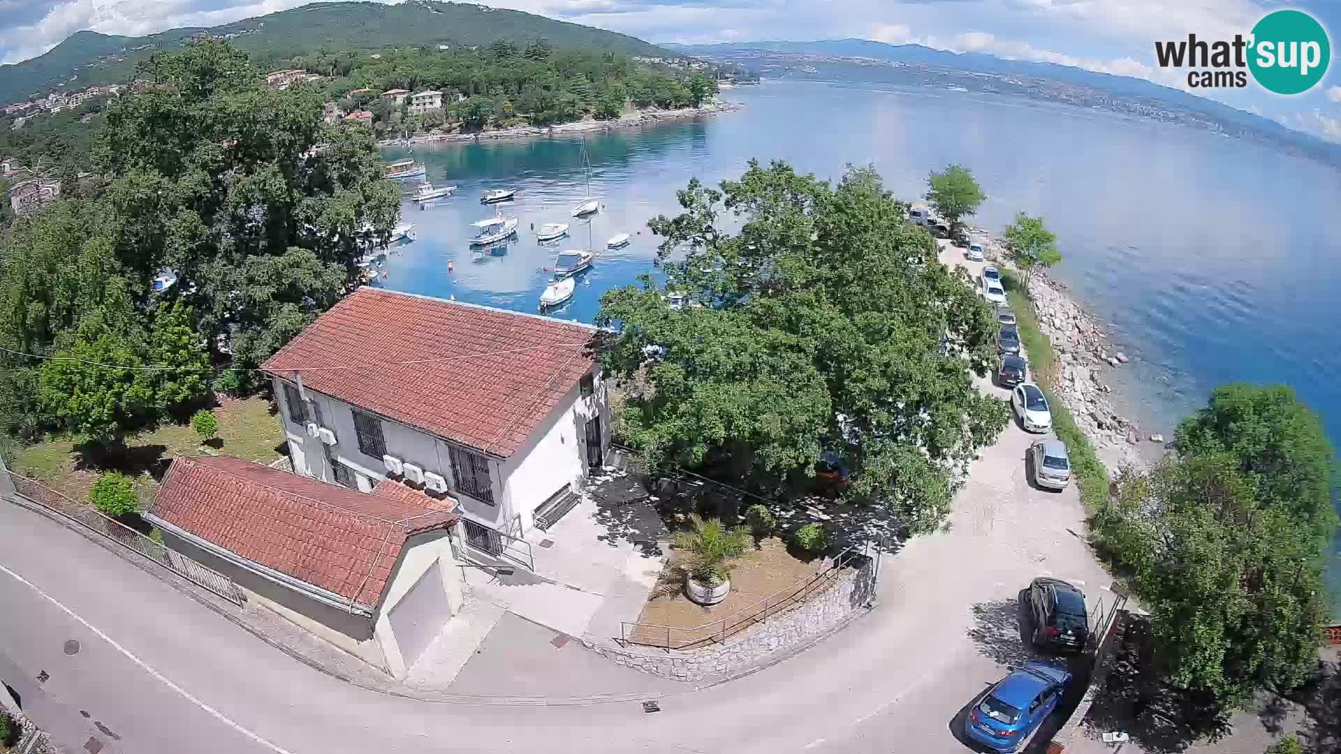 Spletna kamera pristanišče Ika – Pogled v živo na pristanišče in luči Opatije