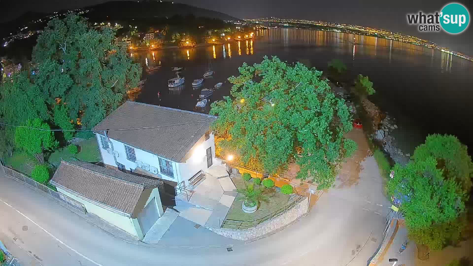 Ika Harbor Webcam – LIVE View of the Harbor and Opatija Lights