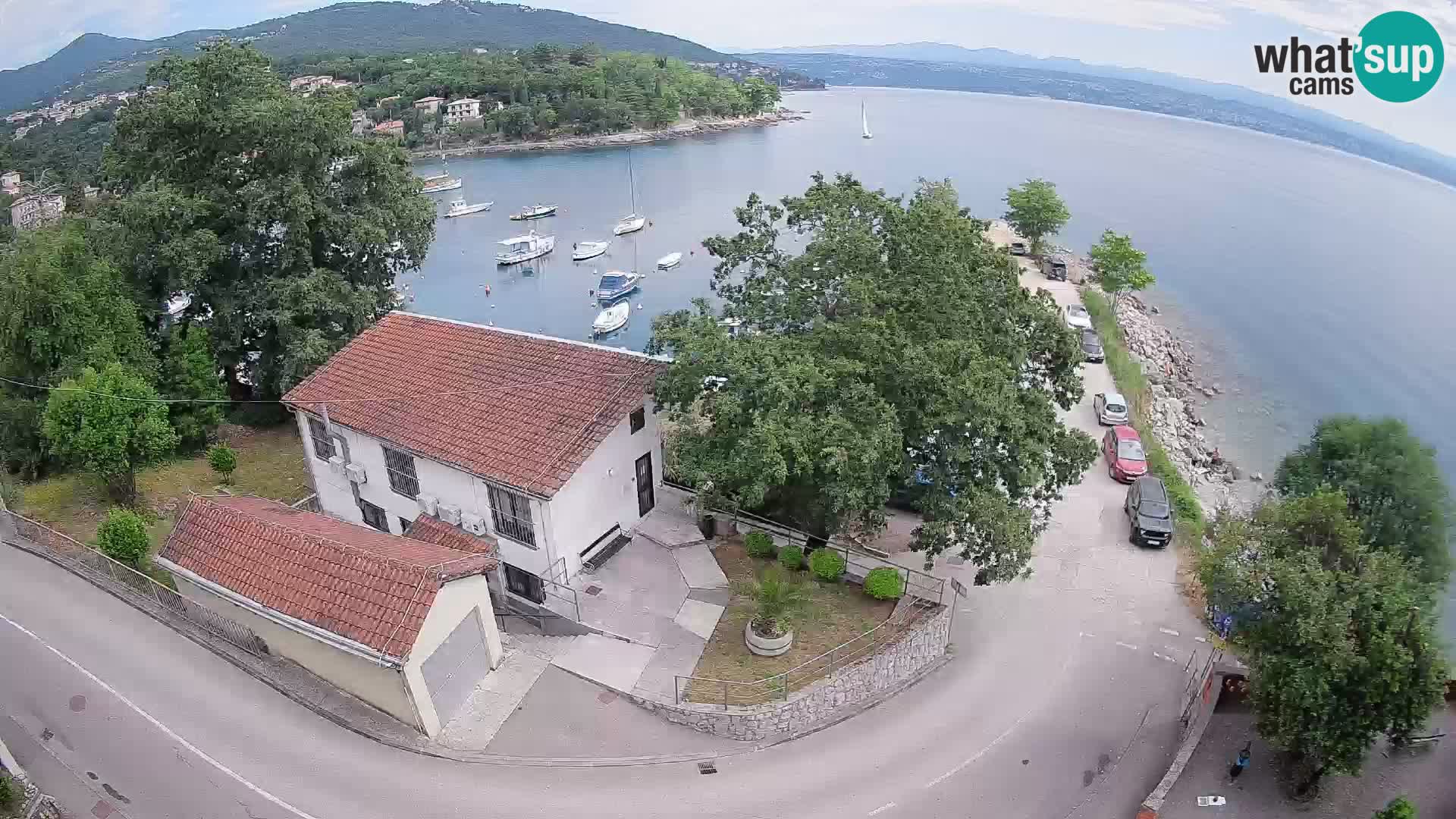 Web kamera luka Ika – Pogled uživo na luku i svjetla Opatije