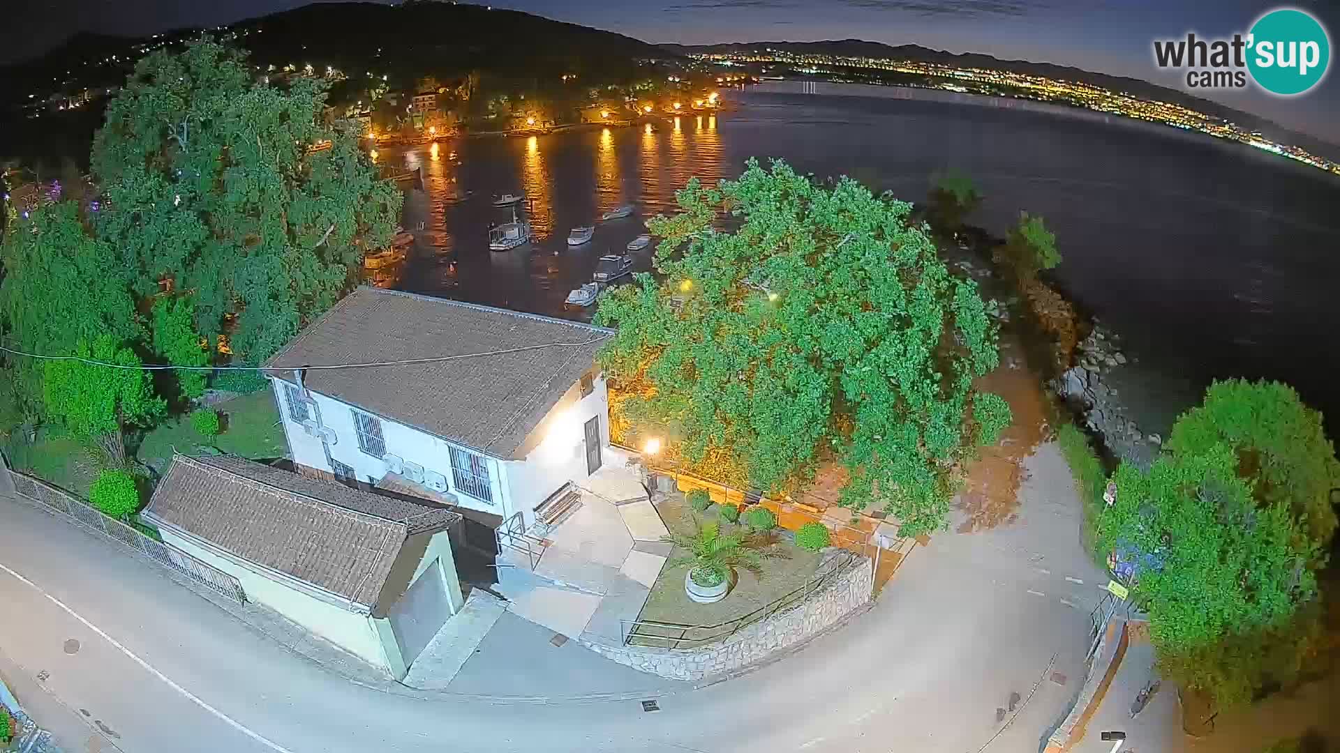 Ika Harbor Webcam – LIVE View of the Harbor and Opatija Lights