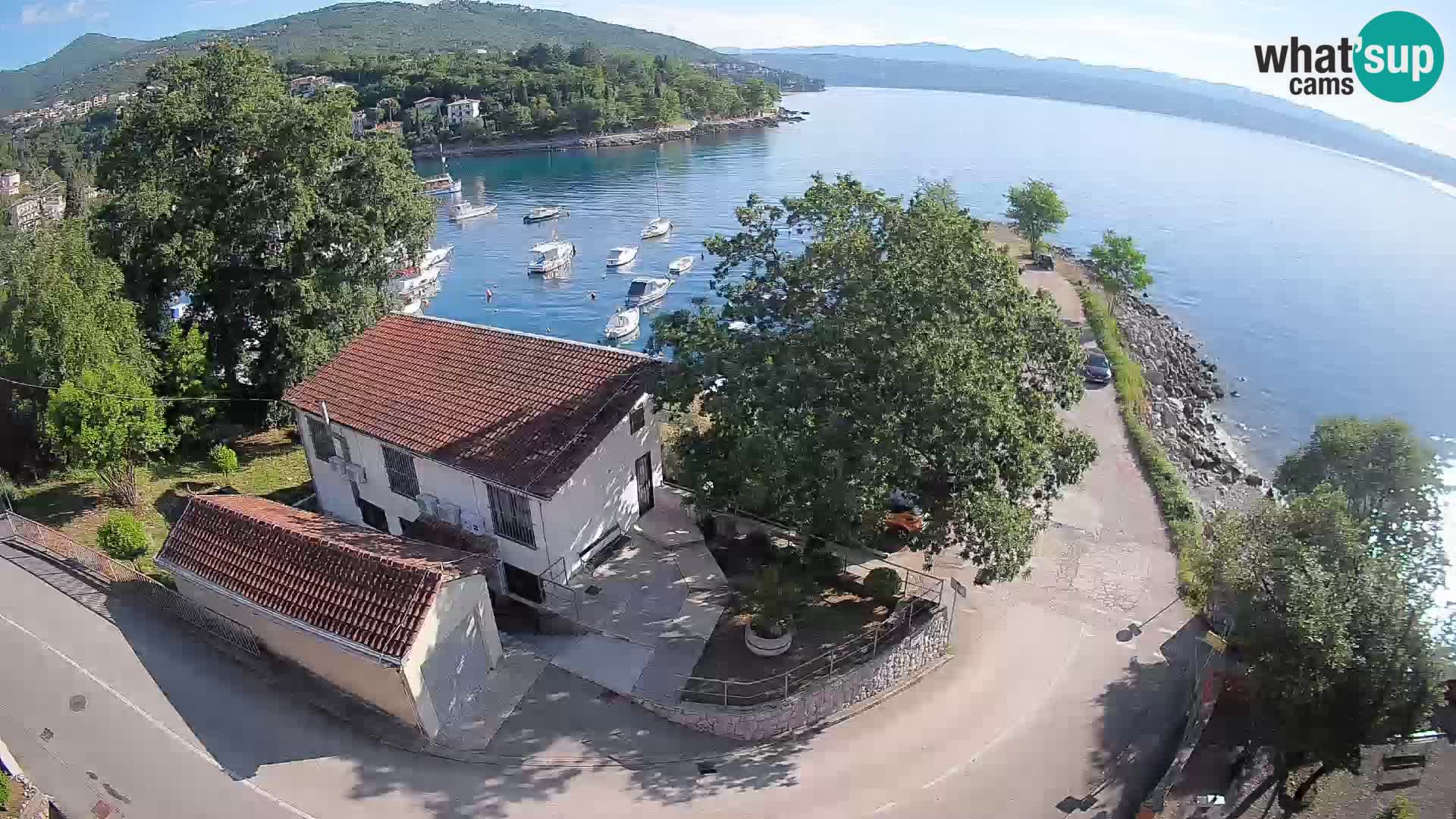 Web kamera luka Ika – Pogled uživo na luku i svjetla Opatije
