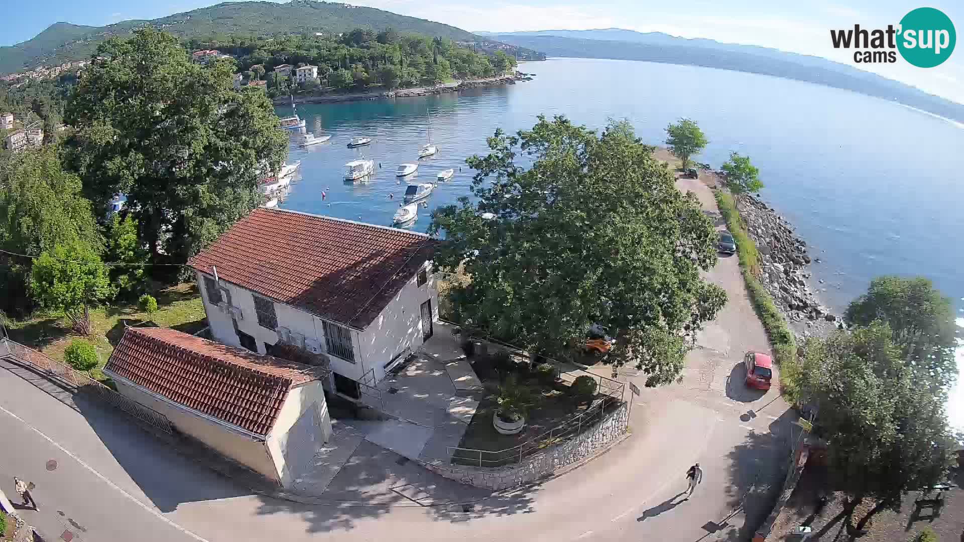 Web kamera luka Ika – Pogled uživo na luku i svjetla Opatije