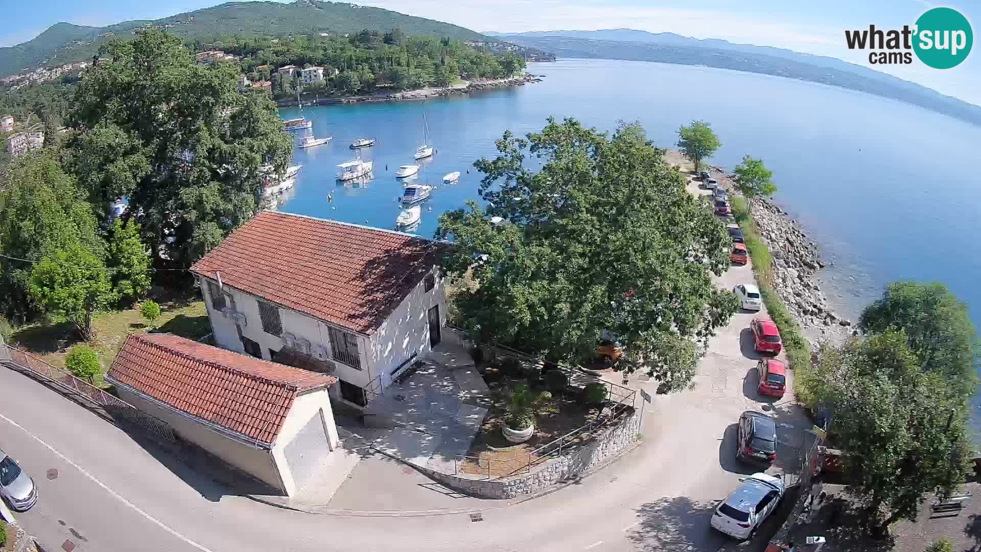 Spletna kamera pristanišče Ika – Pogled v živo na pristanišče in luči Opatije