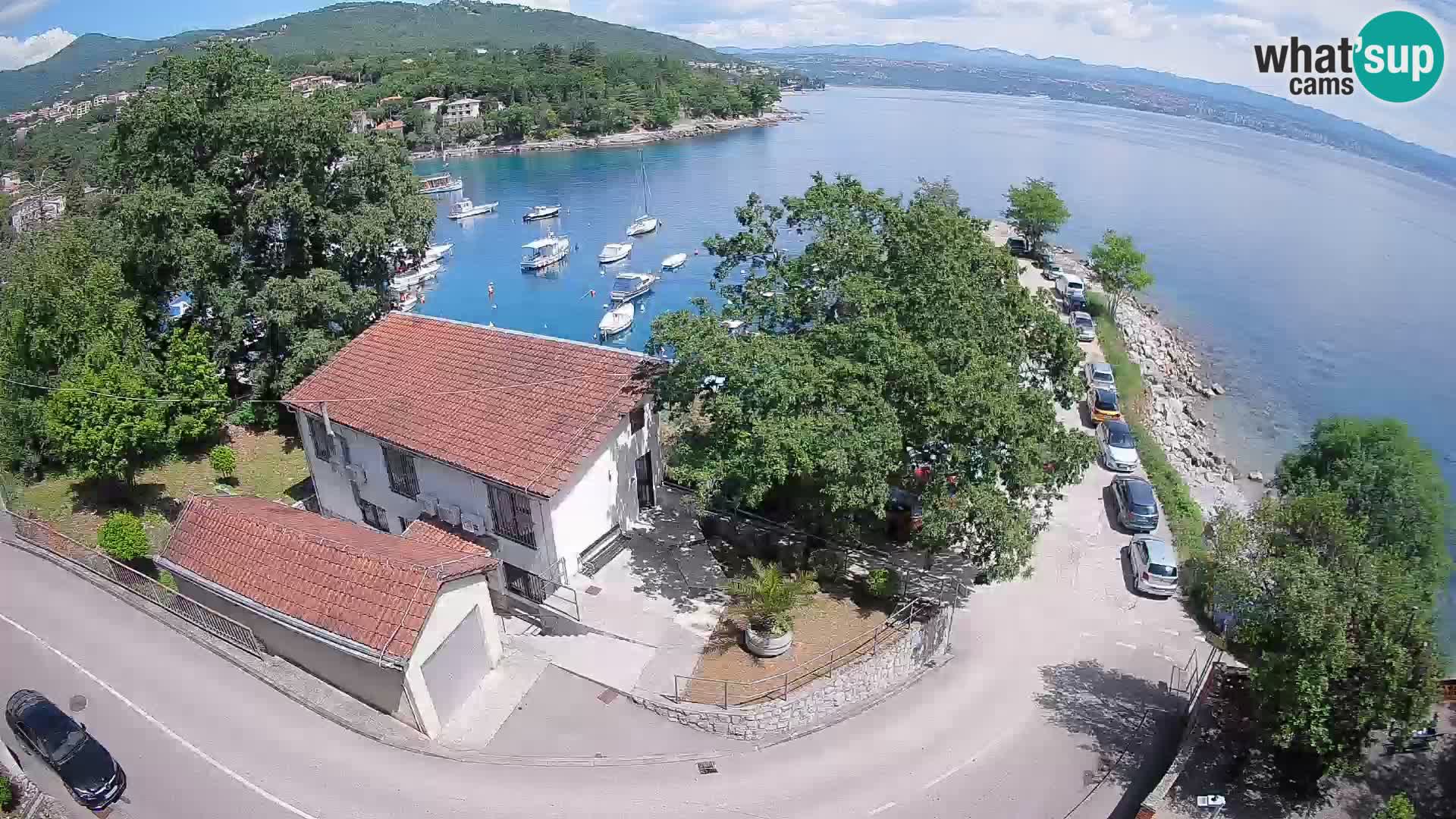 Web kamera luka Ika – Pogled uživo na luku i svjetla Opatije