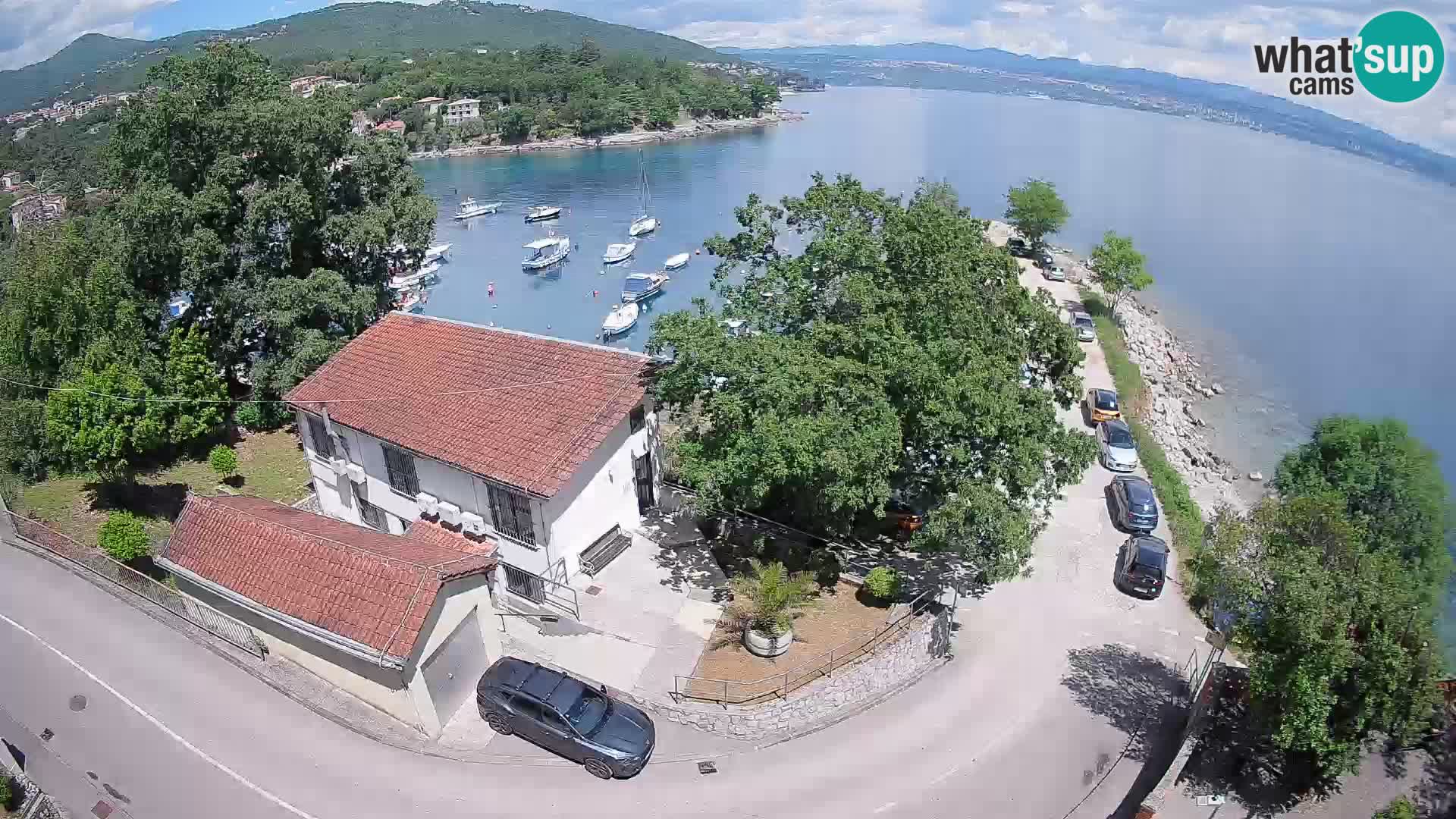 Spletna kamera pristanišče Ika – Pogled v živo na pristanišče in luči Opatije