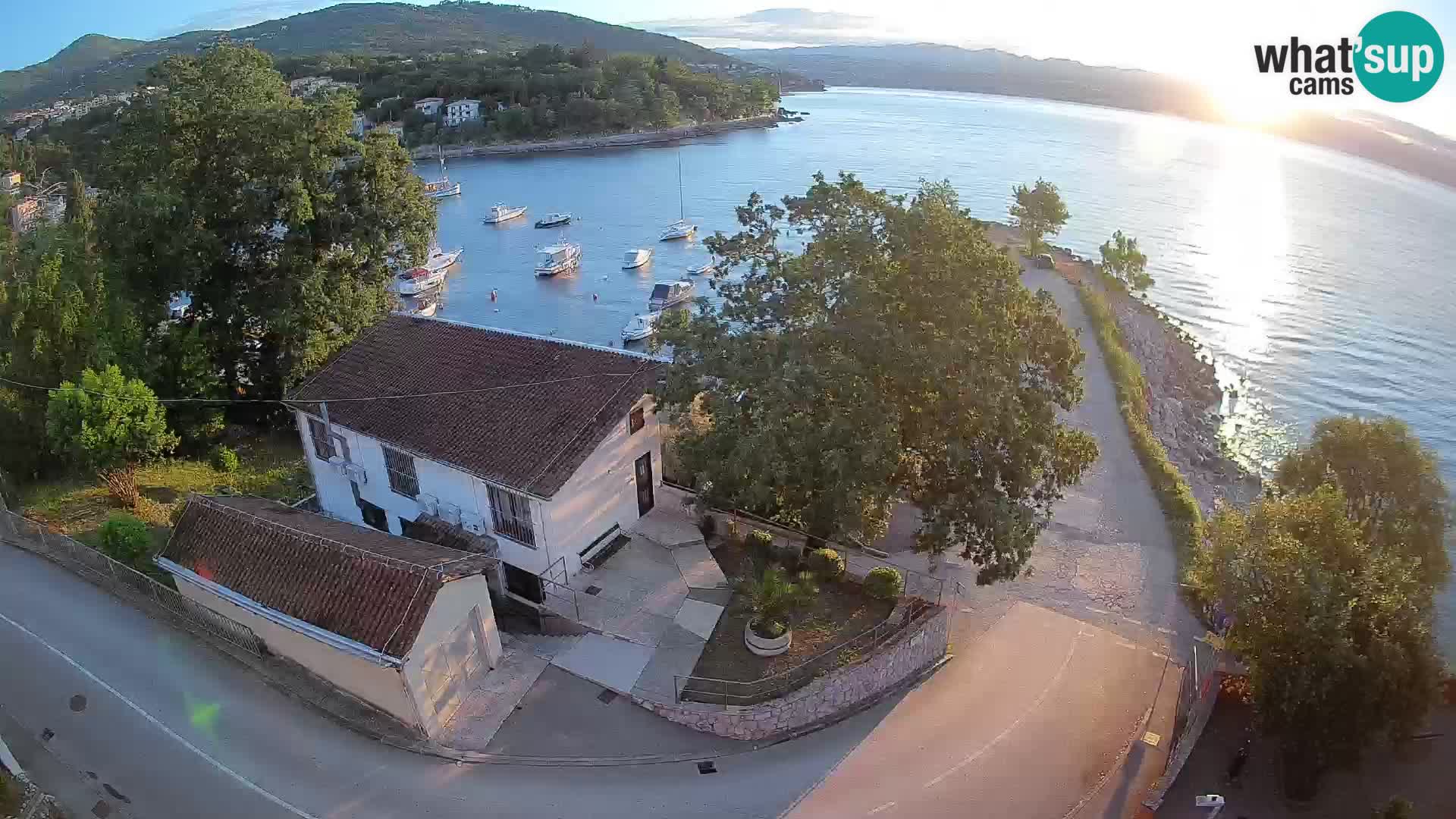 Ika Harbor Webcam – LIVE View of the Harbor and Opatija Lights