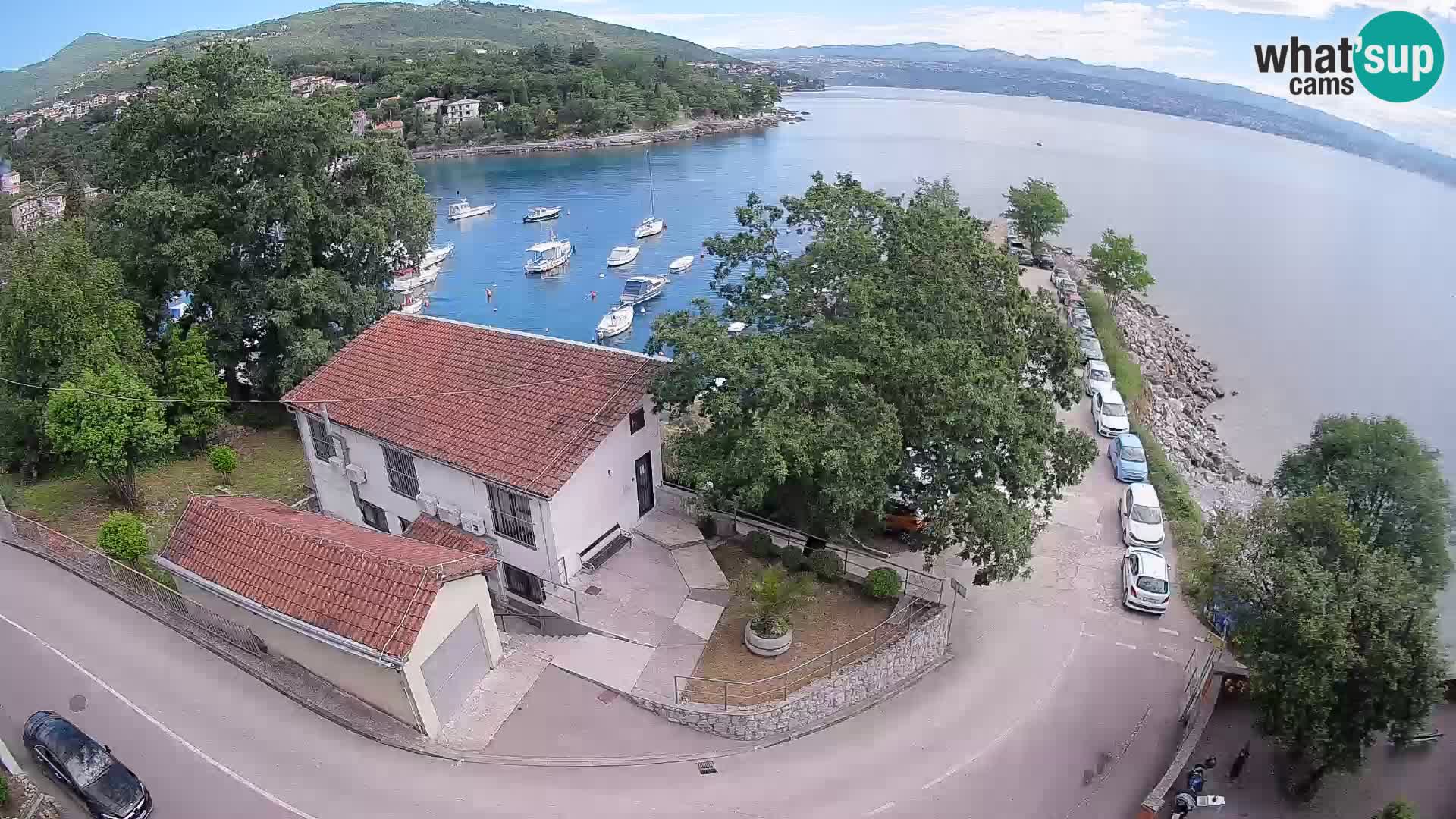 Web kamera luka Ika – Pogled uživo na luku i svjetla Opatije