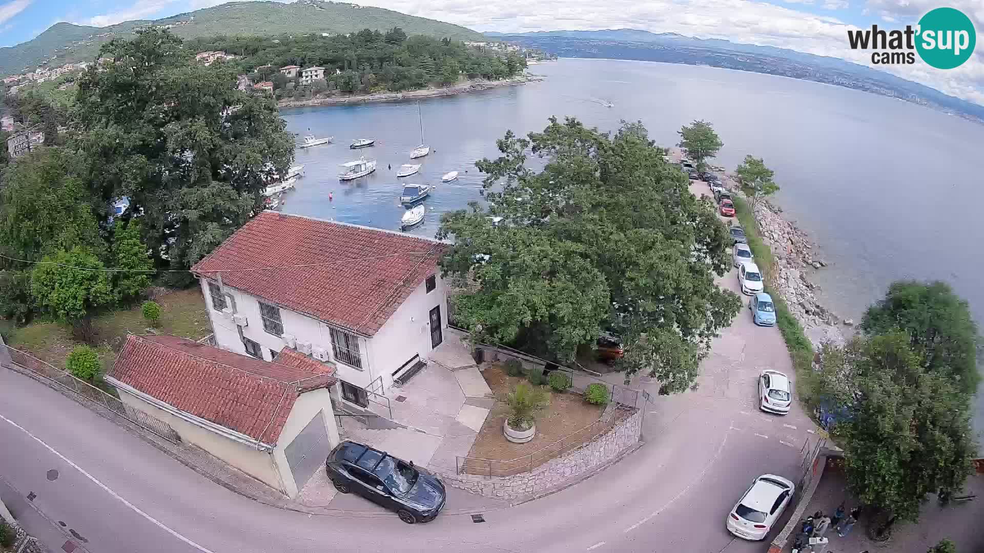 Web kamera luka Ika – Pogled uživo na luku i svjetla Opatije