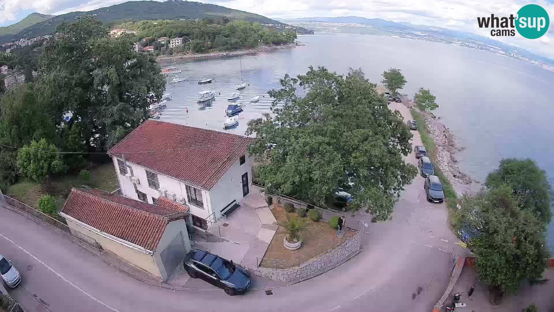 Web kamera luka Ika – Pogled uživo na luku i svjetla Opatije