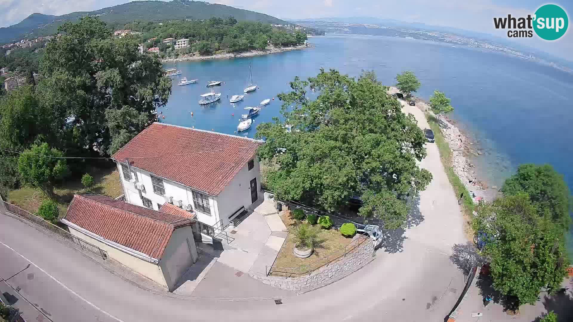 Spletna kamera pristanišče Ika – Pogled v živo na pristanišče in luči Opatije