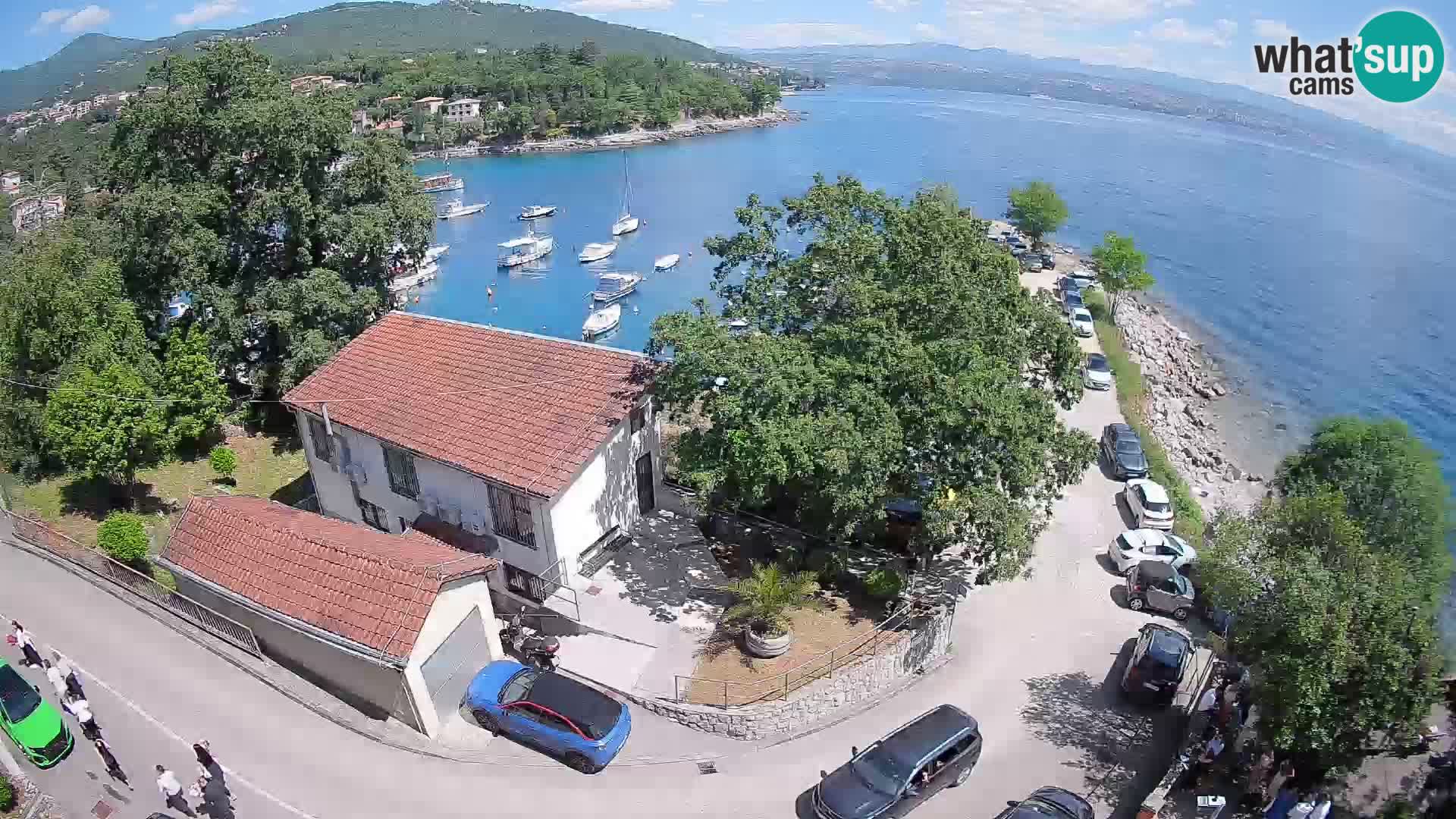 Spletna kamera pristanišče Ika – Pogled v živo na pristanišče in luči Opatije