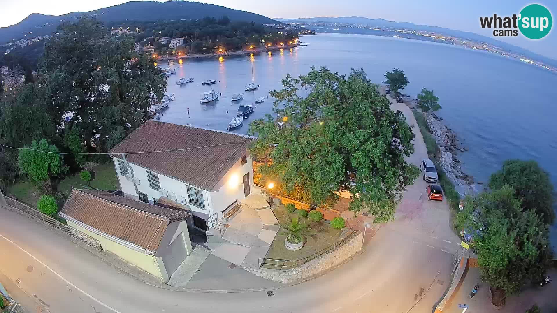 Ika Harbor Webcam – LIVE View of the Harbor and Opatija Lights