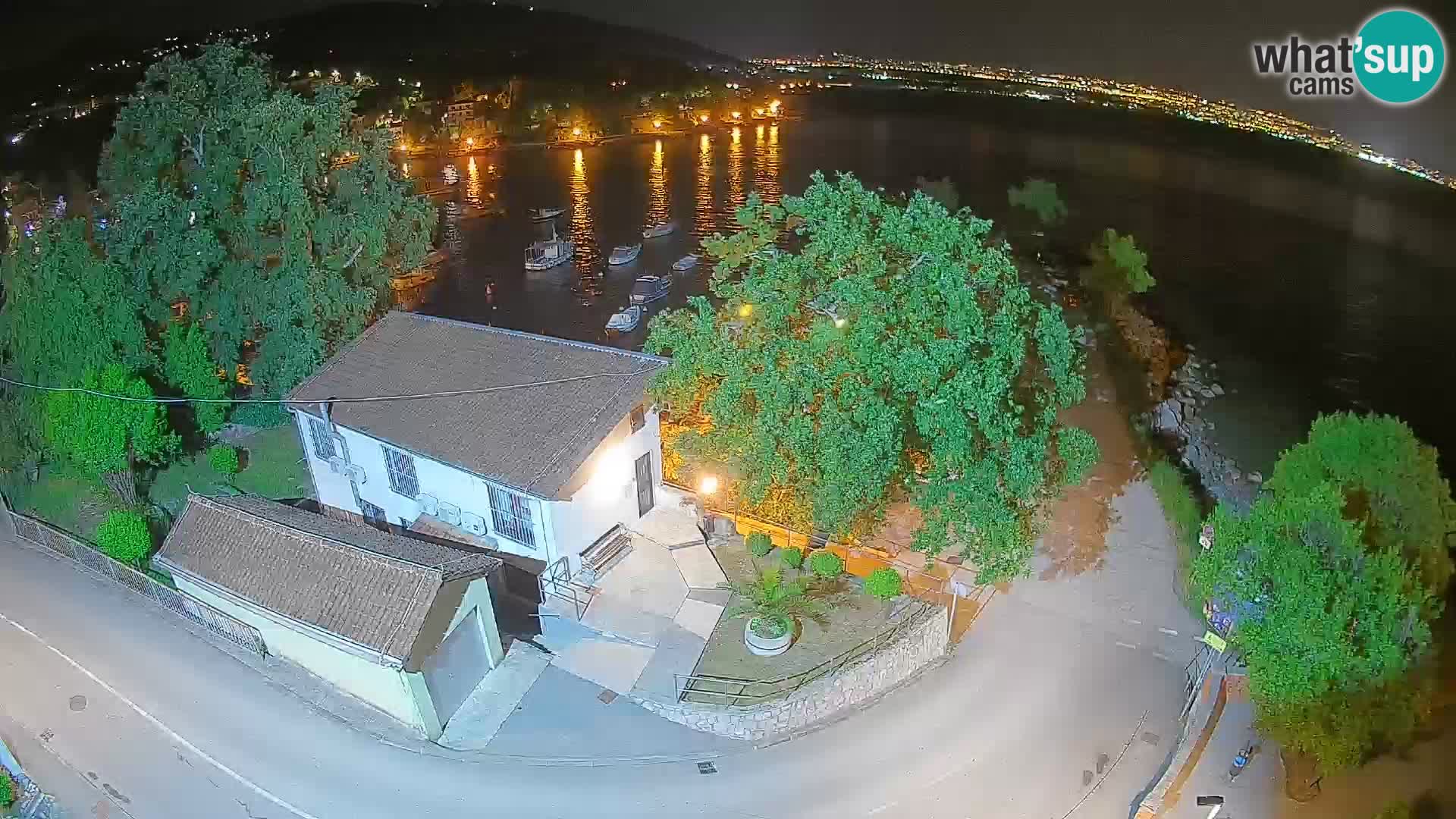 Ika Harbor Webcam – LIVE View of the Harbor and Opatija Lights