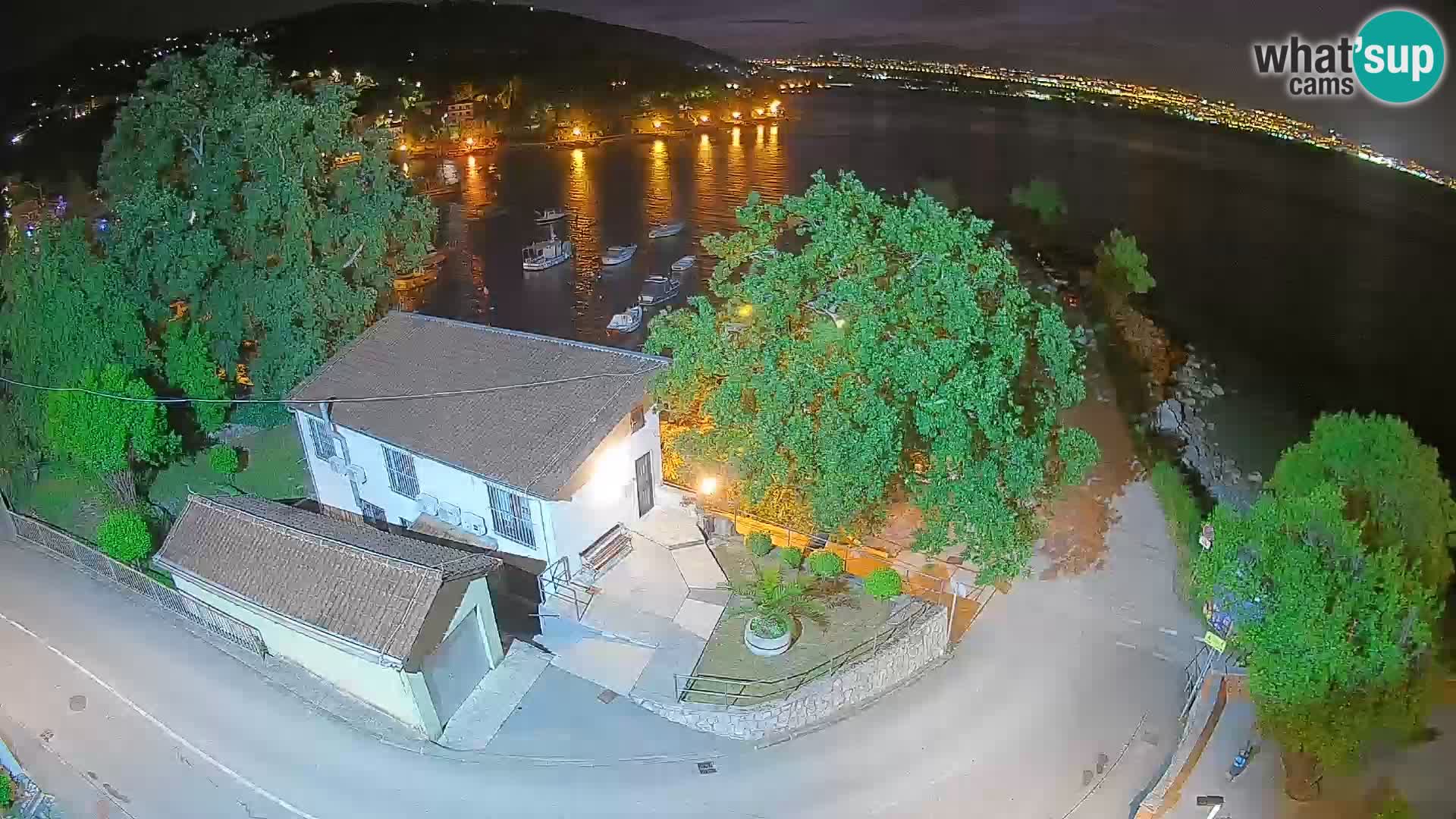 Ika Harbor Webcam – LIVE View of the Harbor and Opatija Lights