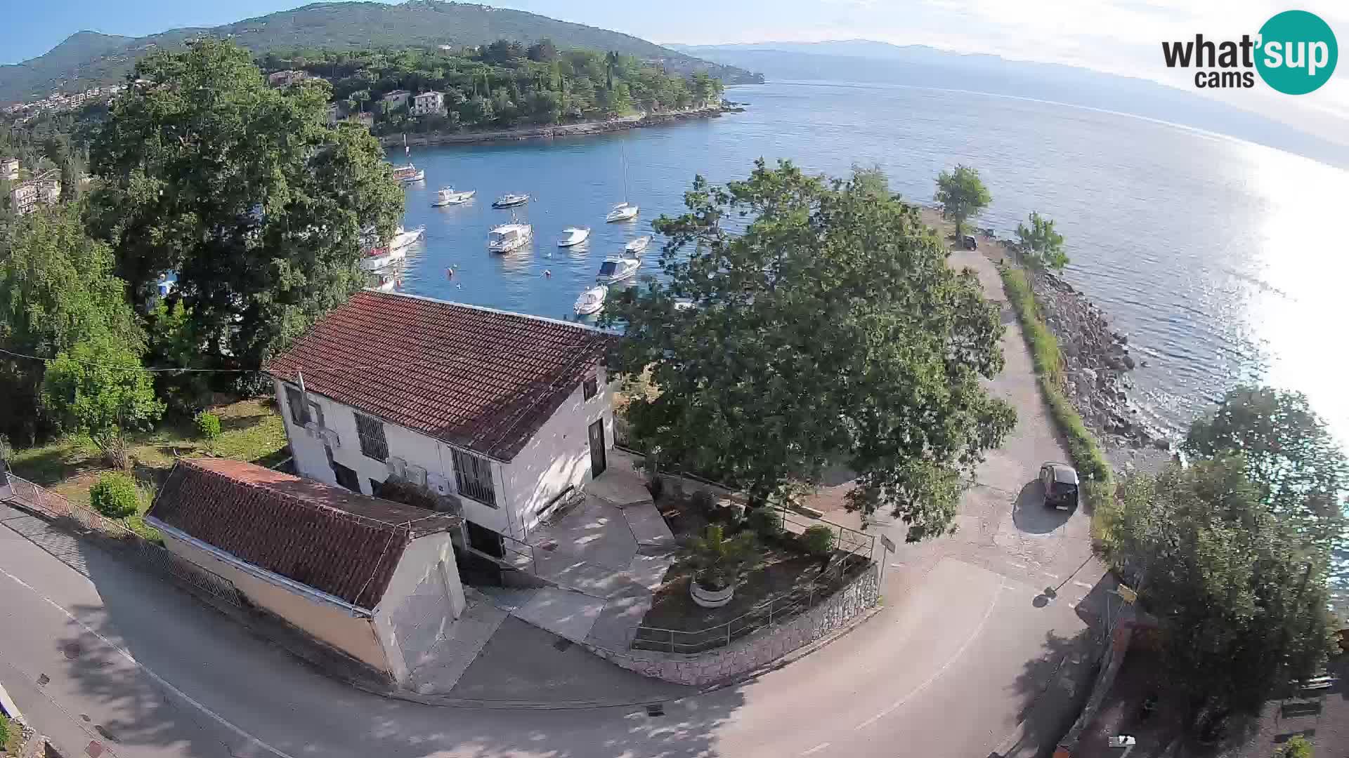 Web kamera luka Ika – Pogled uživo na luku i svjetla Opatije