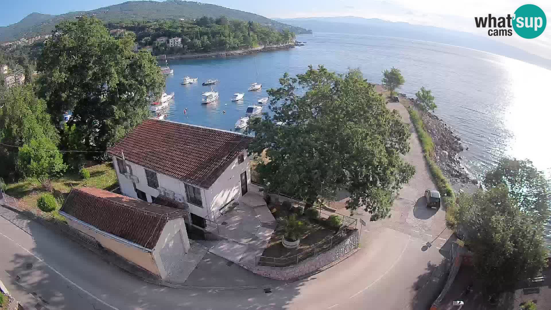 Web kamera luka Ika – Pogled uživo na luku i svjetla Opatije