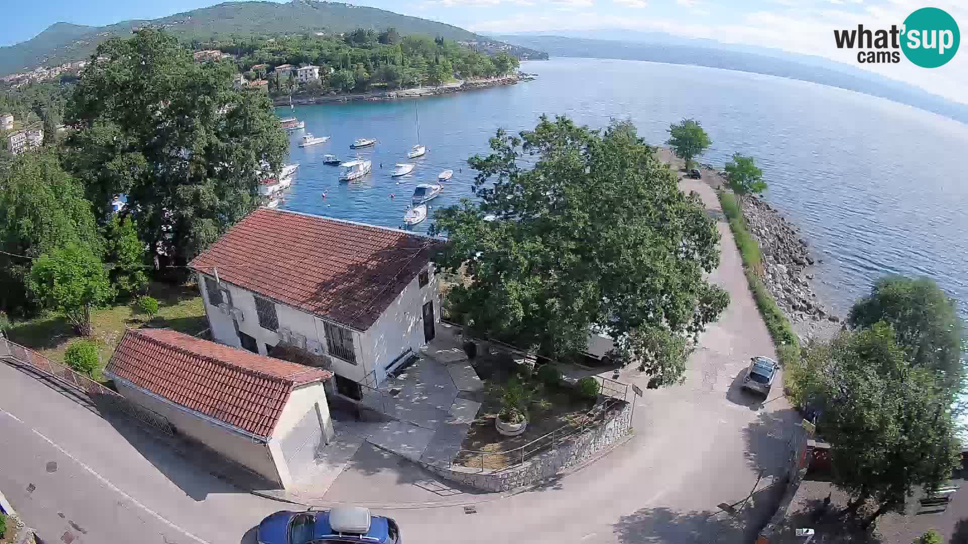Web kamera luka Ika – Pogled uživo na luku i svjetla Opatije