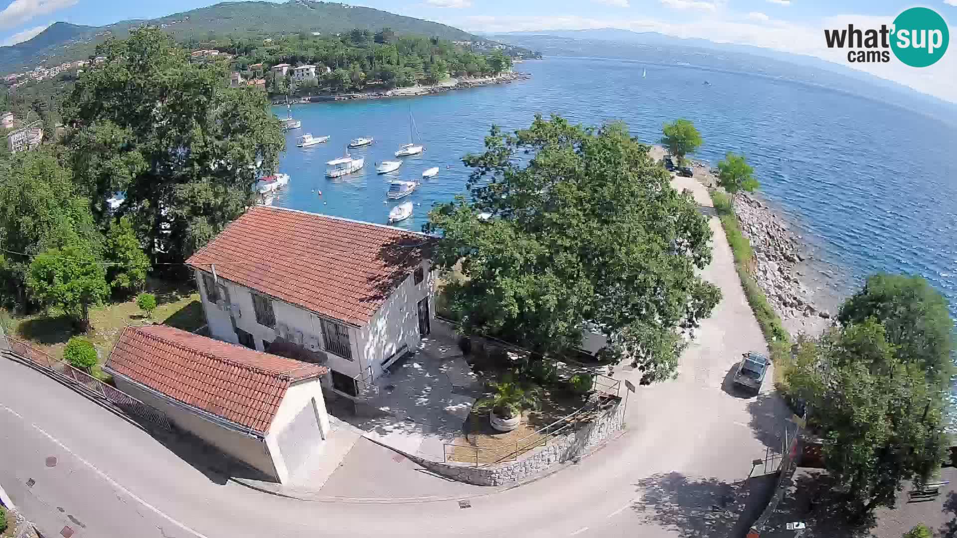 Web kamera luka Ika – Pogled uživo na luku i svjetla Opatije