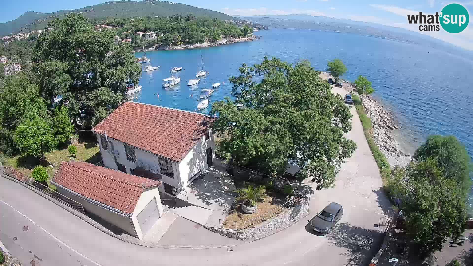 Web kamera luka Ika – Pogled uživo na luku i svjetla Opatije