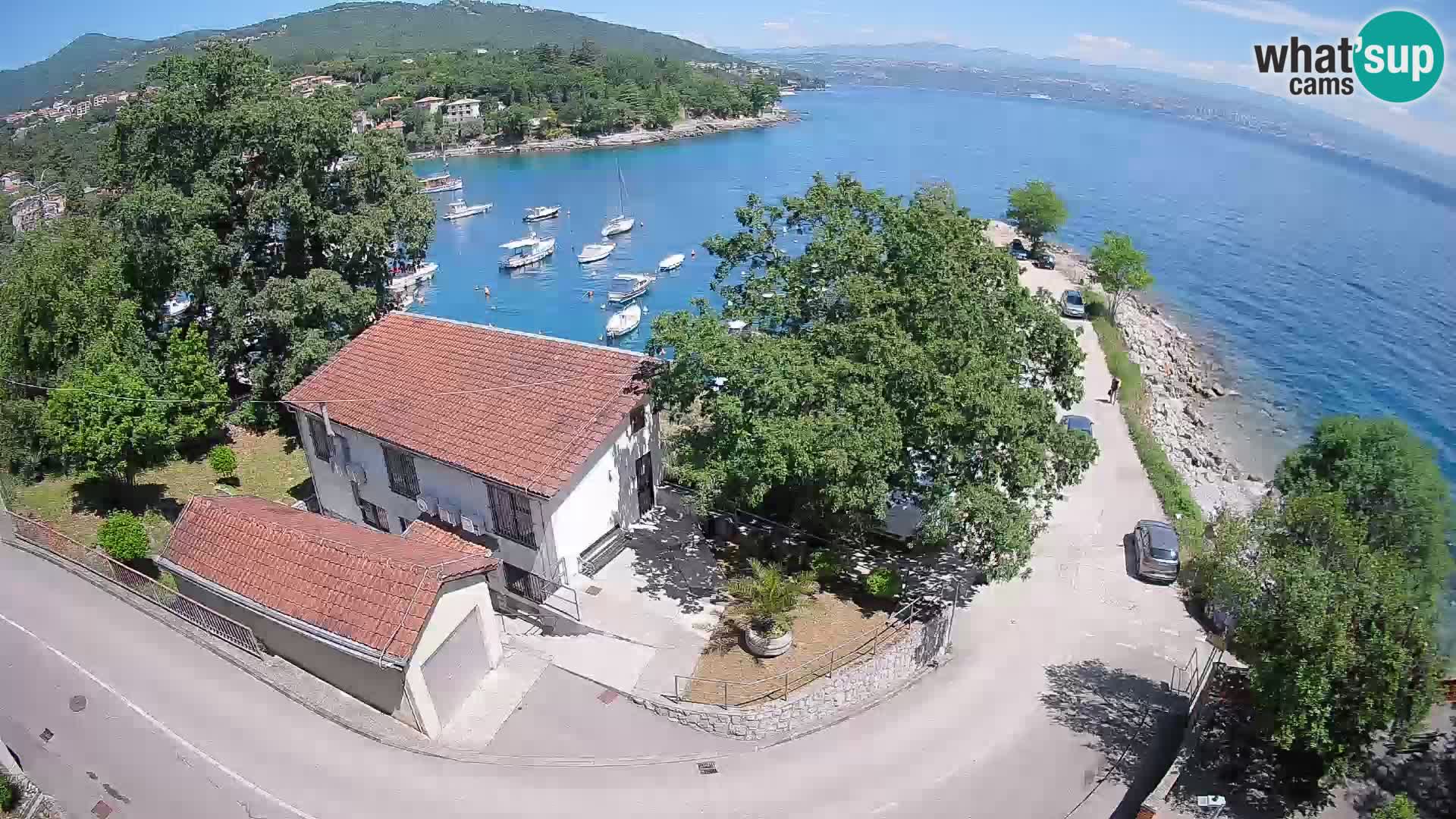 Web kamera luka Ika – Pogled uživo na luku i svjetla Opatije