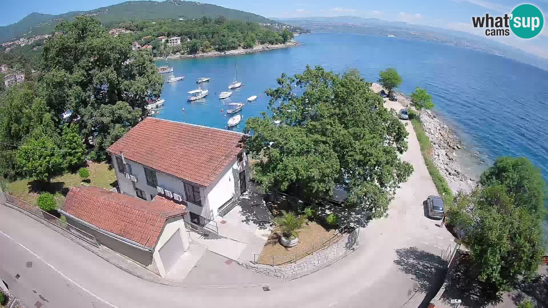 Spletna kamera pristanišče Ika – Pogled v živo na pristanišče in luči Opatije