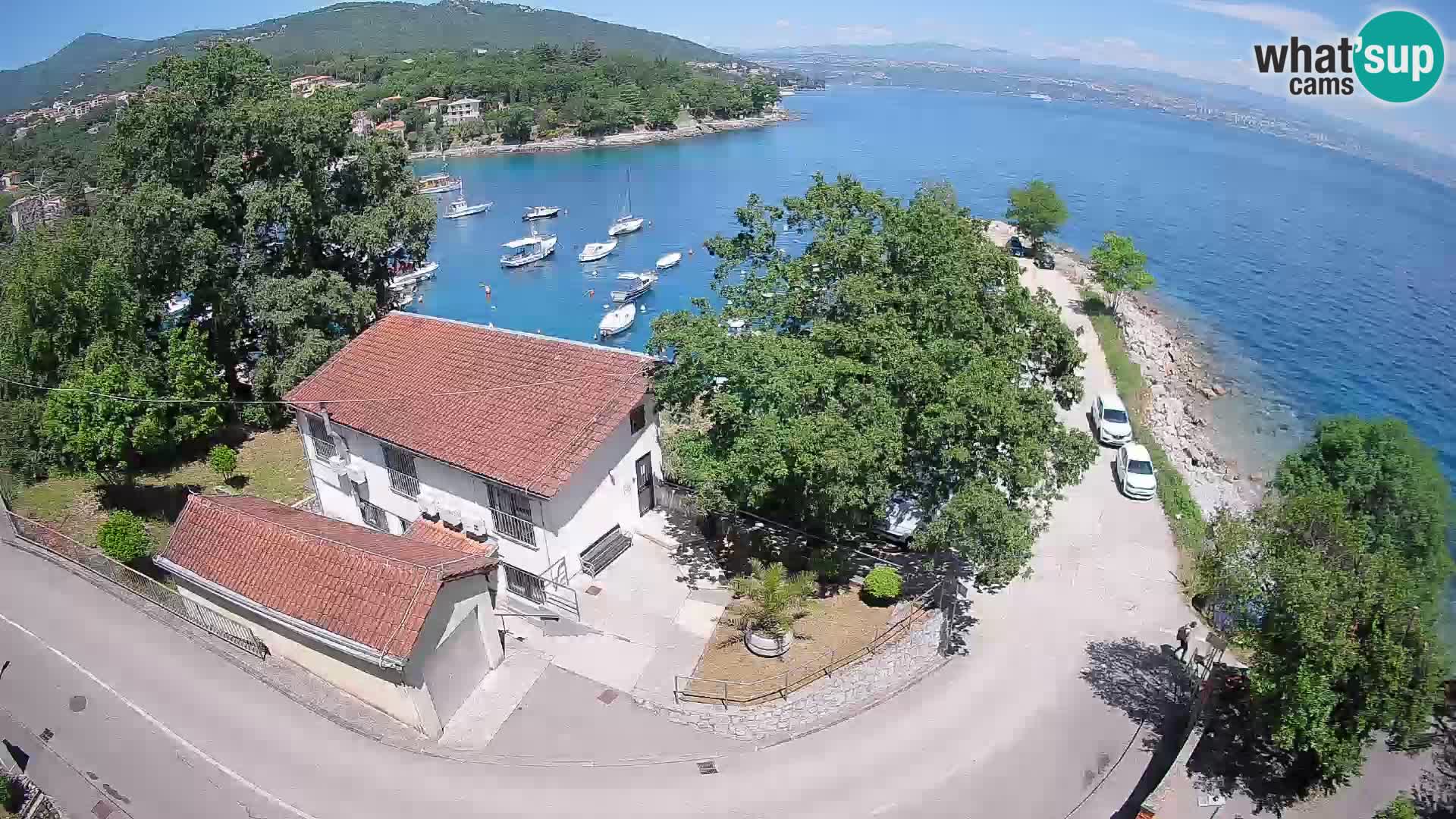 Web kamera luka Ika – Pogled uživo na luku i svjetla Opatije