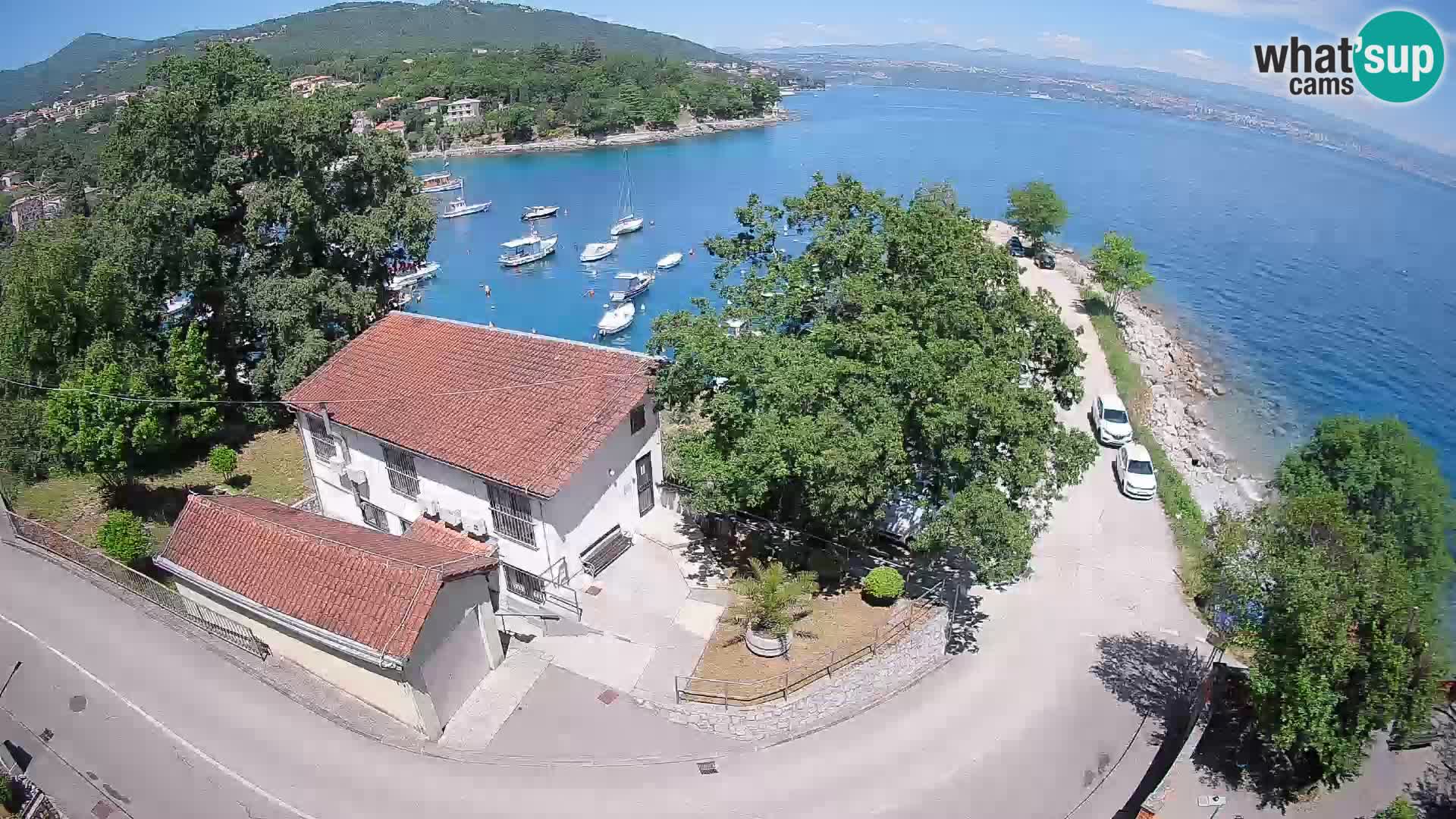 Web kamera luka Ika – Pogled uživo na luku i svjetla Opatije