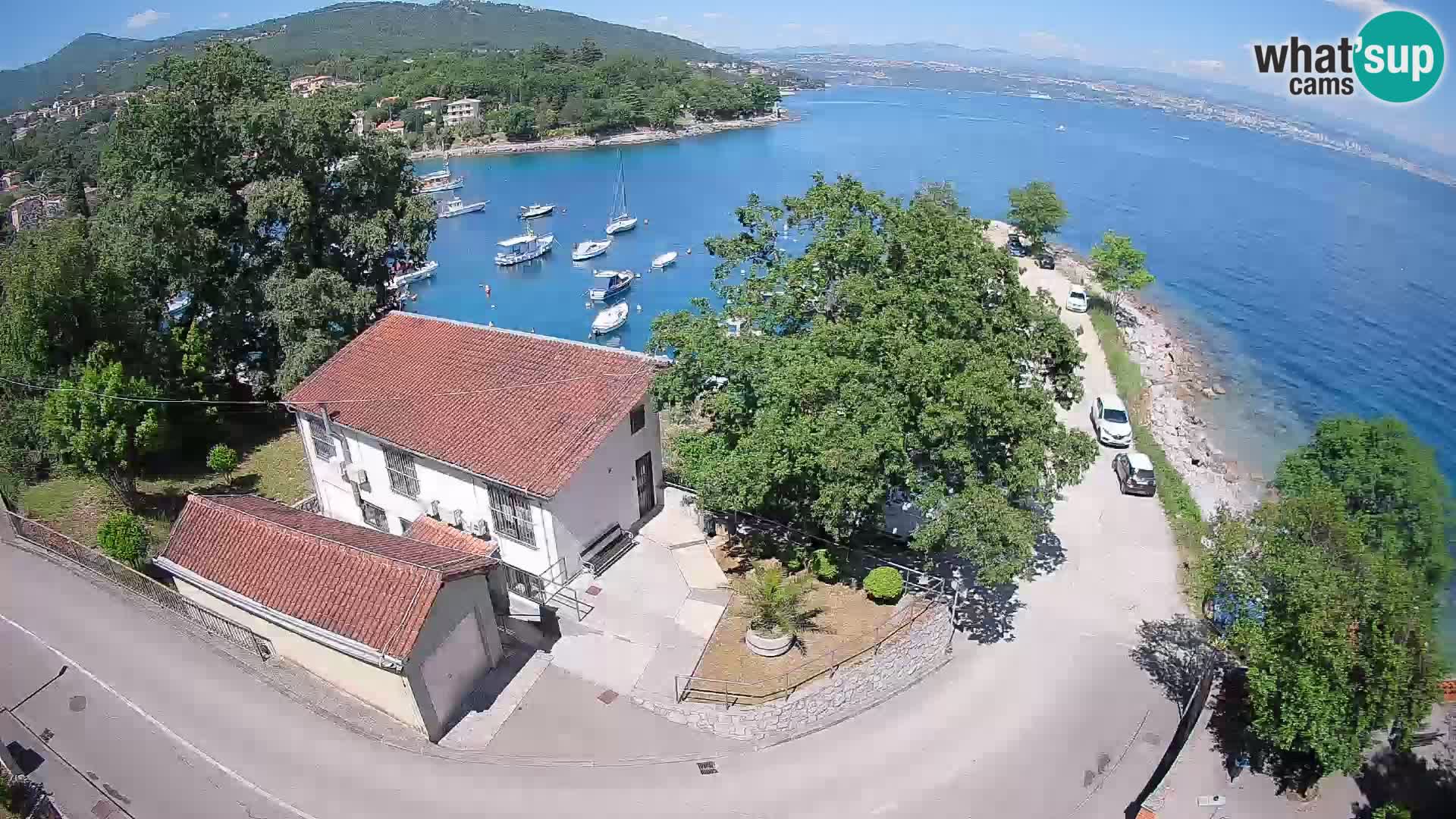 Web kamera luka Ika – Pogled uživo na luku i svjetla Opatije