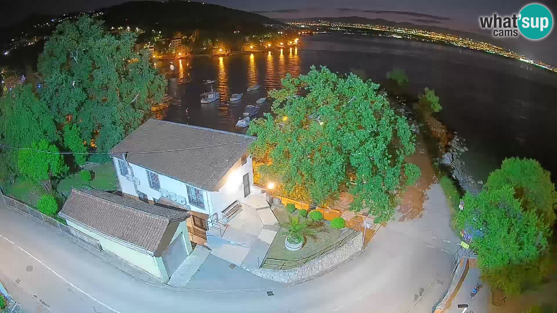 Ika Harbor Webcam – LIVE View of the Harbor and Opatija Lights