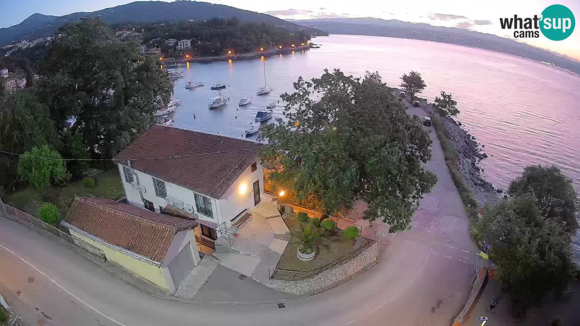 Ika Harbor Webcam – LIVE View of the Harbor and Opatija Lights
