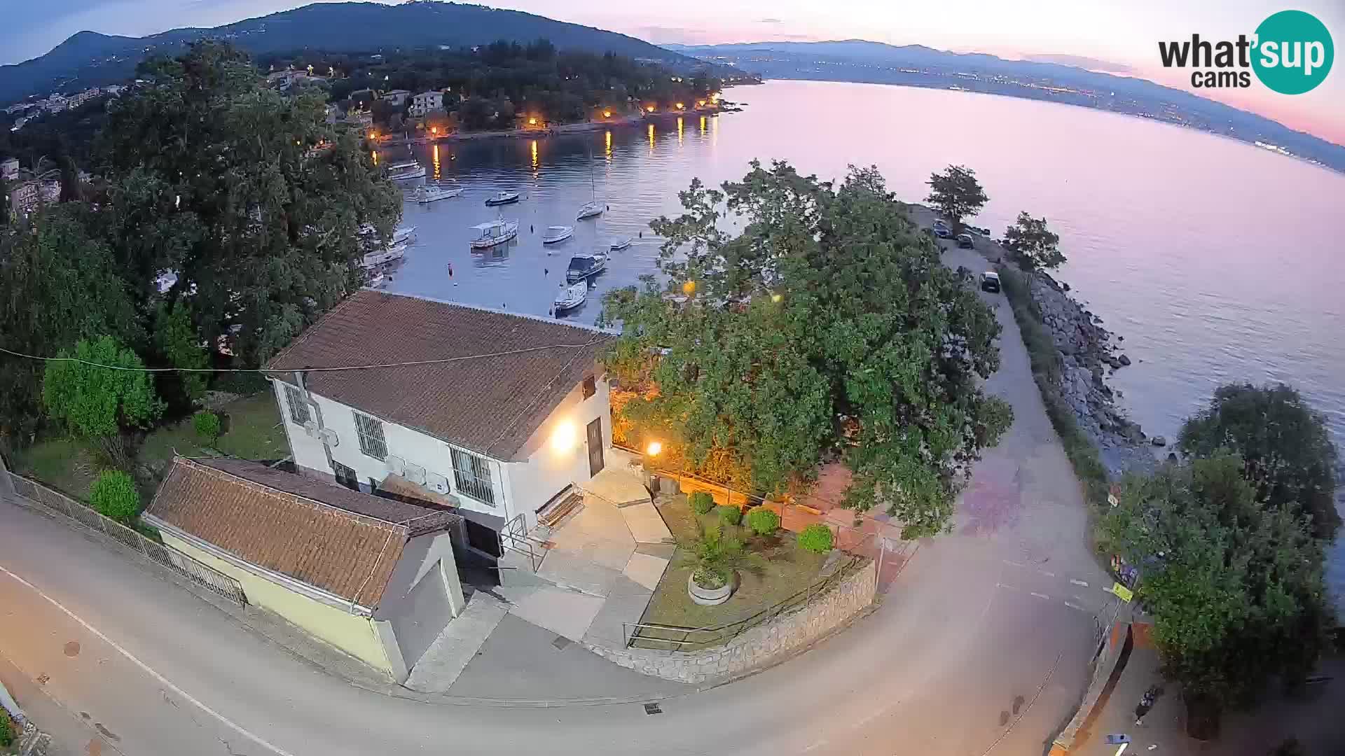 Ika Harbor Webcam – LIVE View of the Harbor and Opatija Lights