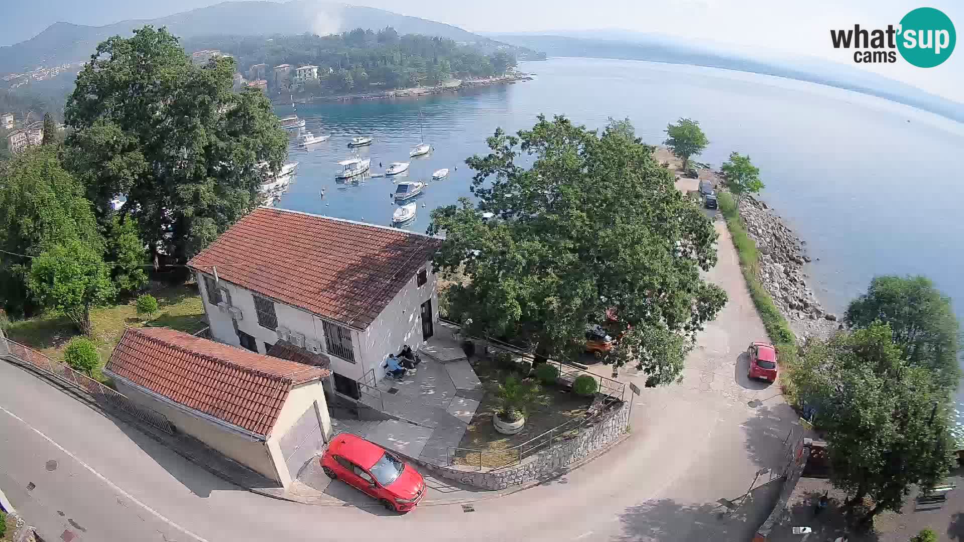 Spletna kamera pristanišče Ika – Pogled v živo na pristanišče in luči Opatije