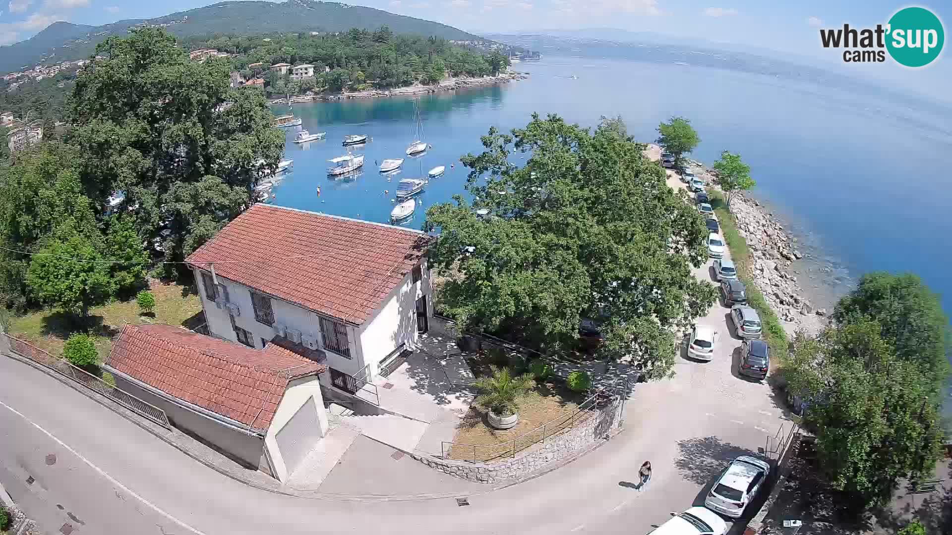 Web kamera luka Ika – Pogled uživo na luku i svjetla Opatije