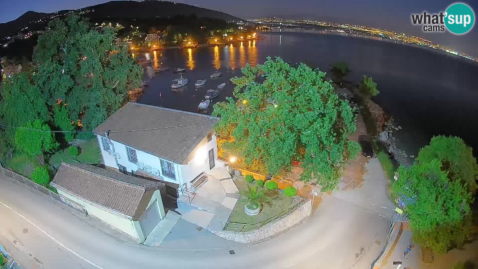 Ika Harbor Webcam – LIVE View of the Harbor and Opatija Lights