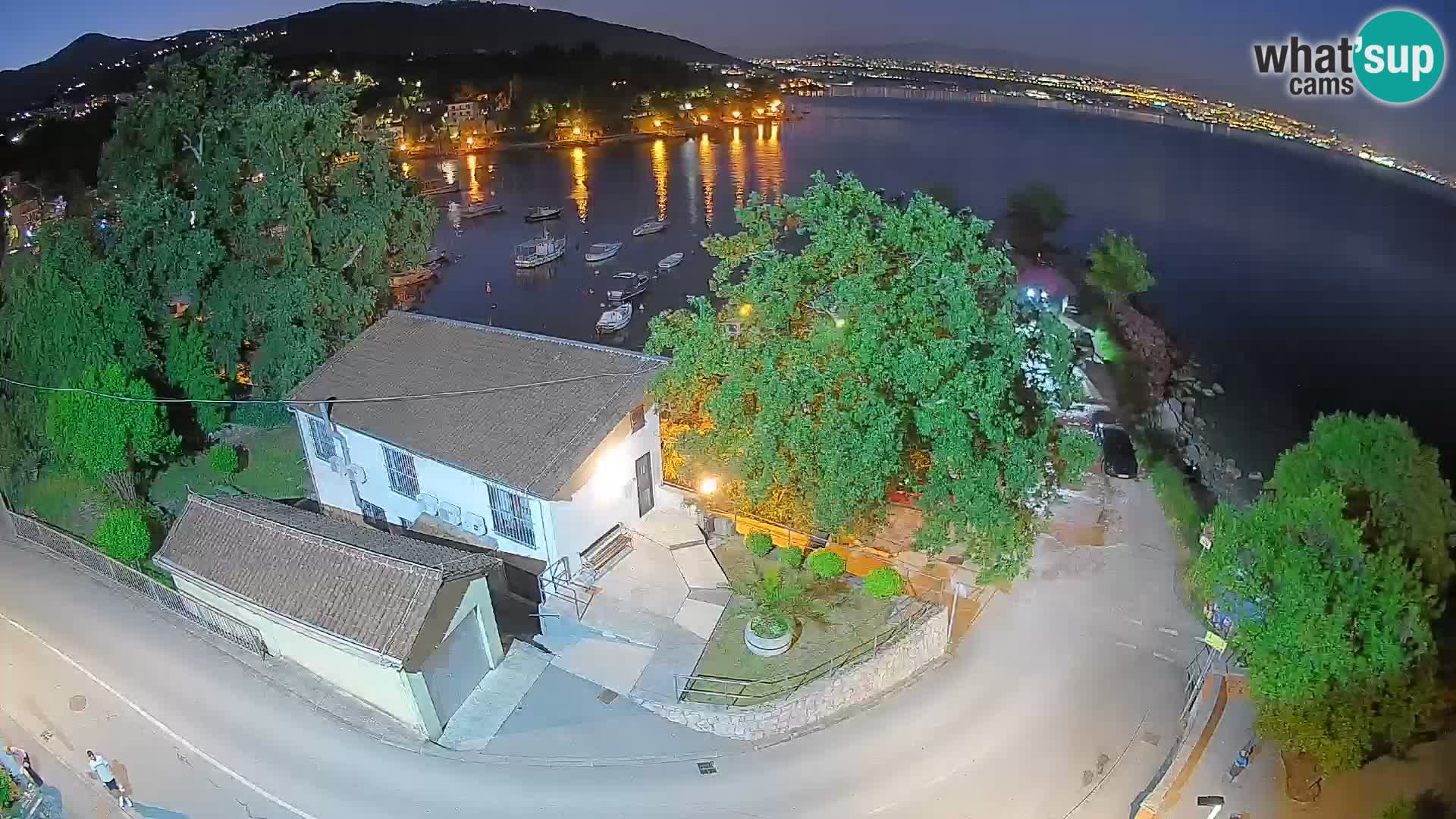 Ika Harbor Webcam – LIVE View of the Harbor and Opatija Lights