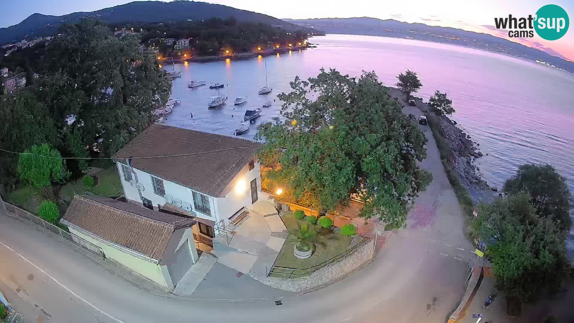 Ika Harbor Webcam – LIVE View of the Harbor and Opatija Lights