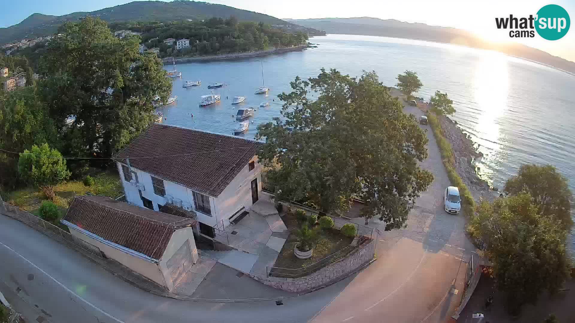Ika Harbor Webcam – LIVE View of the Harbor and Opatija Lights