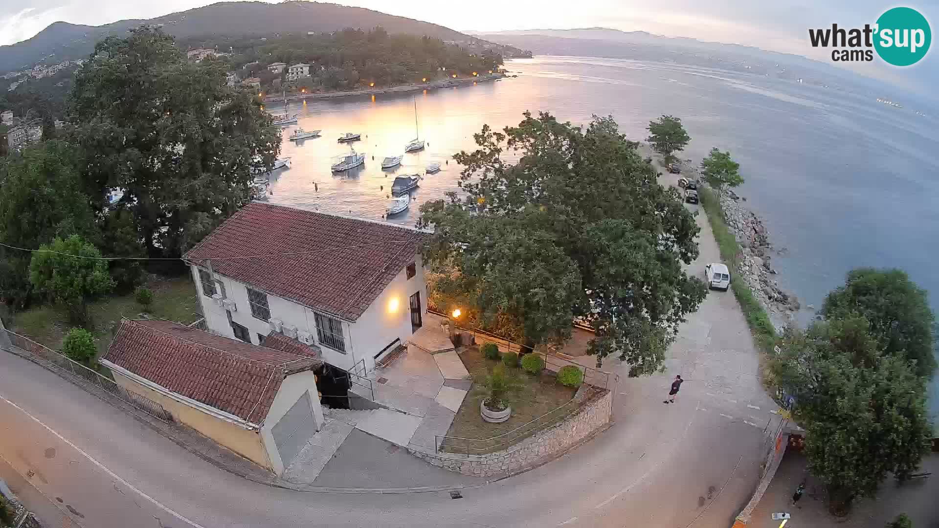 Ika Harbor Webcam – LIVE View of the Harbor and Opatija Lights