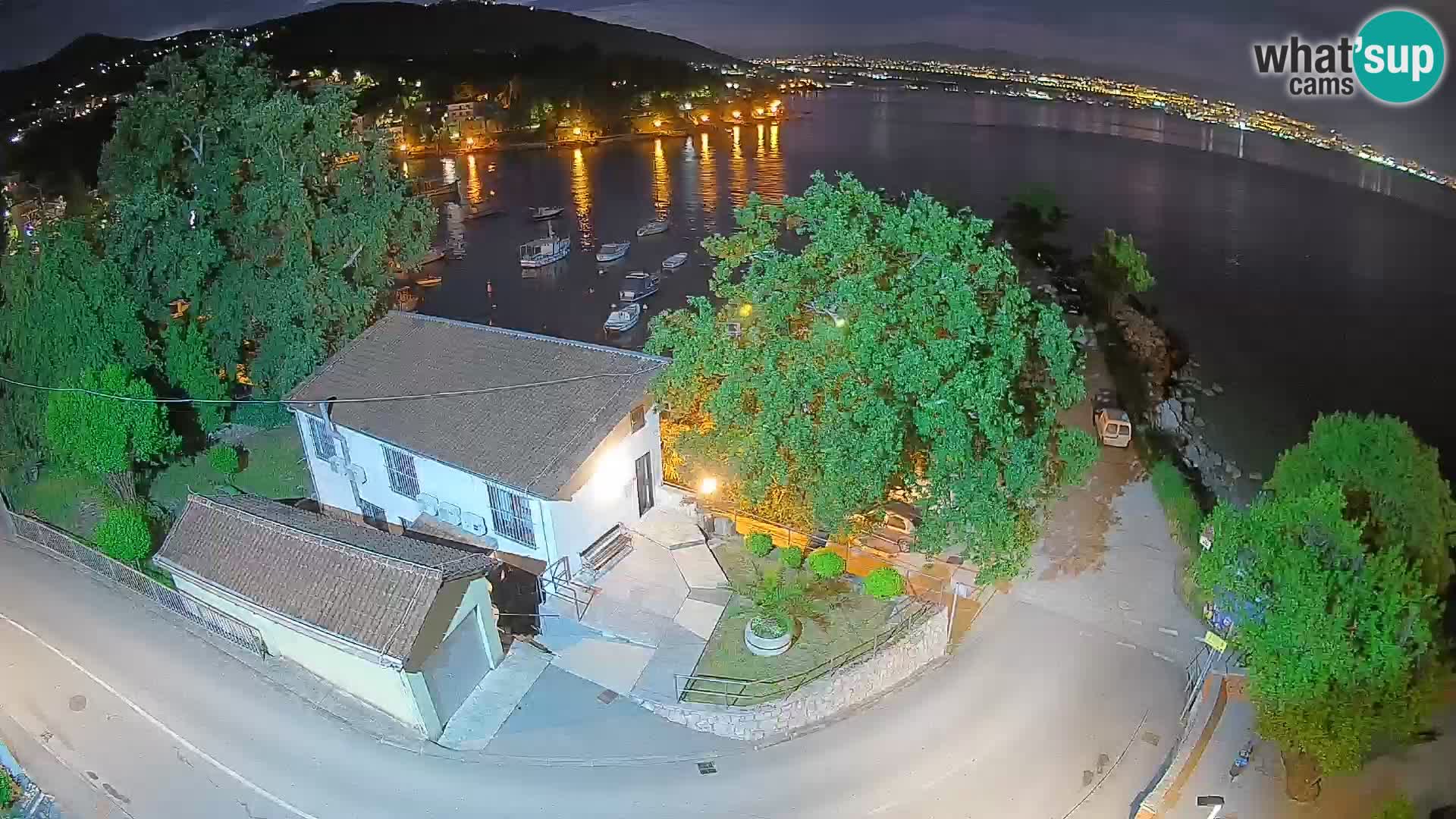 Ika Harbor Webcam – LIVE View of the Harbor and Opatija Lights