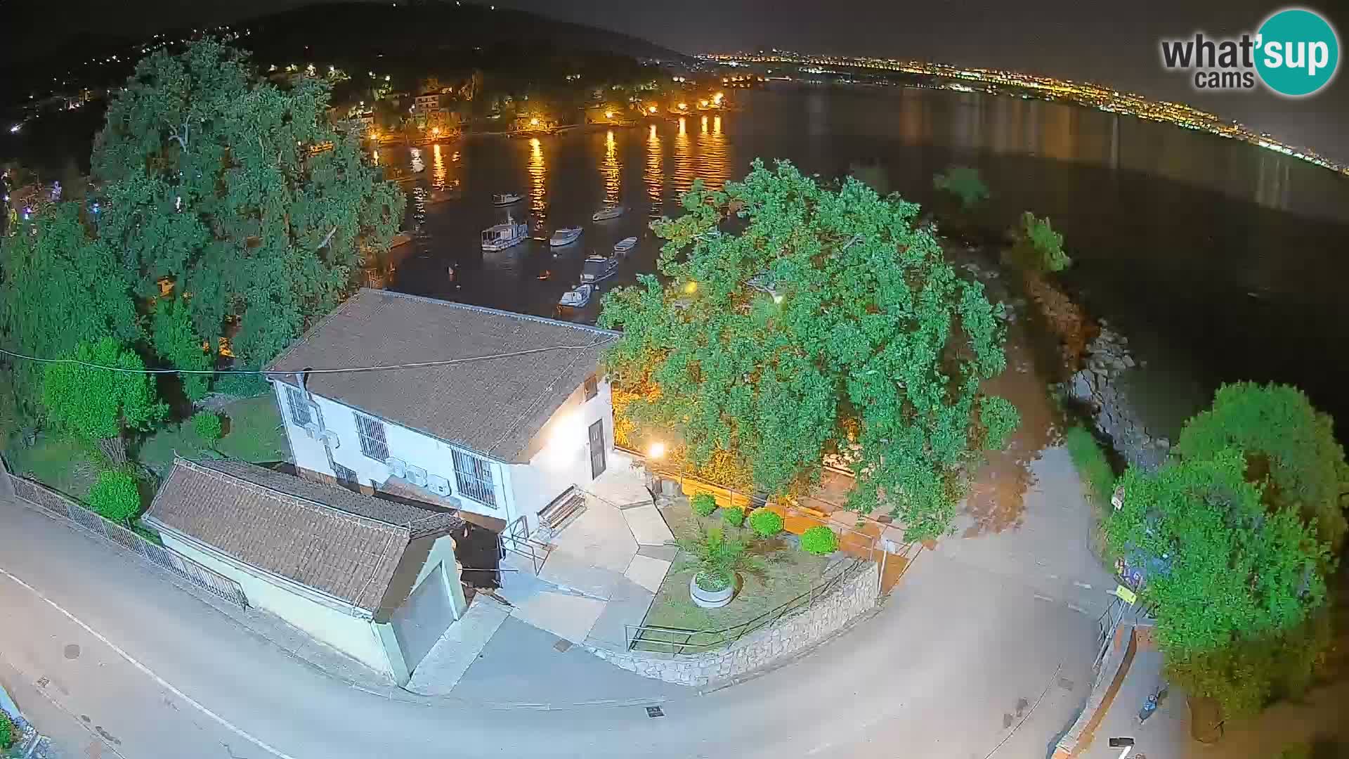 Ika Harbor Webcam – LIVE View of the Harbor and Opatija Lights