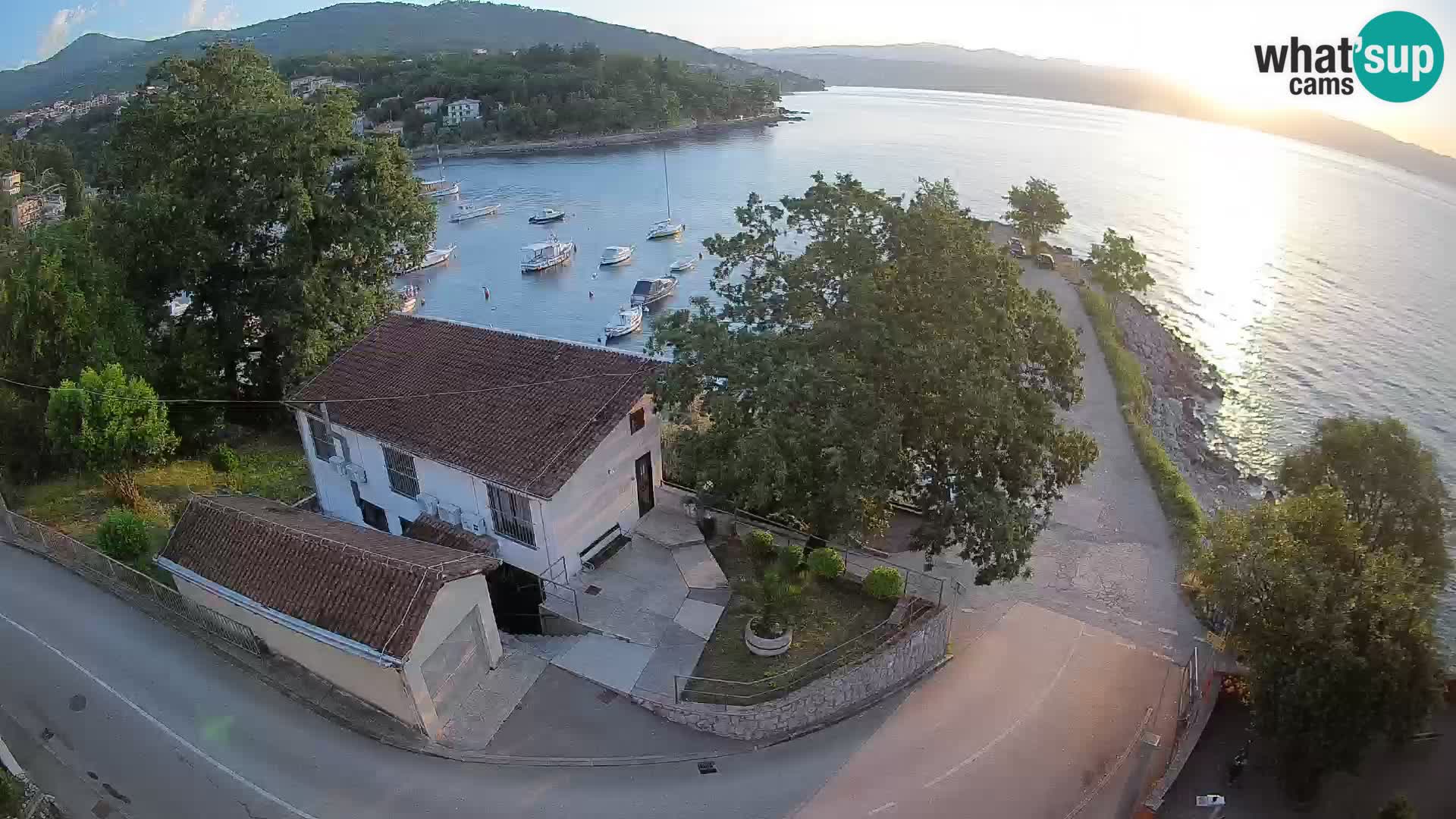 Ika Harbor Webcam – LIVE View of the Harbor and Opatija Lights