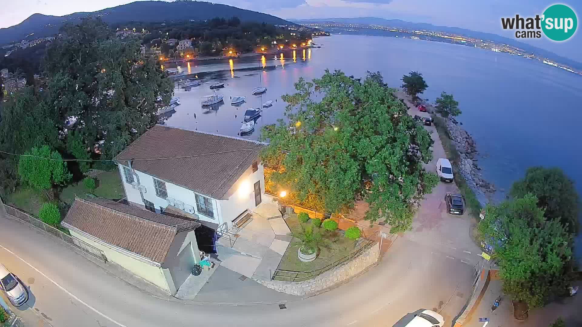 Ika Harbor Webcam – LIVE View of the Harbor and Opatija Lights