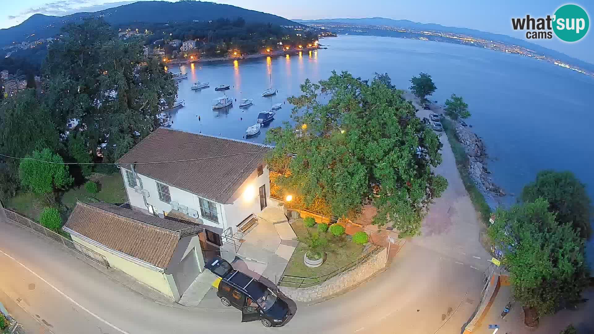 Ika Harbor Webcam – LIVE View of the Harbor and Opatija Lights