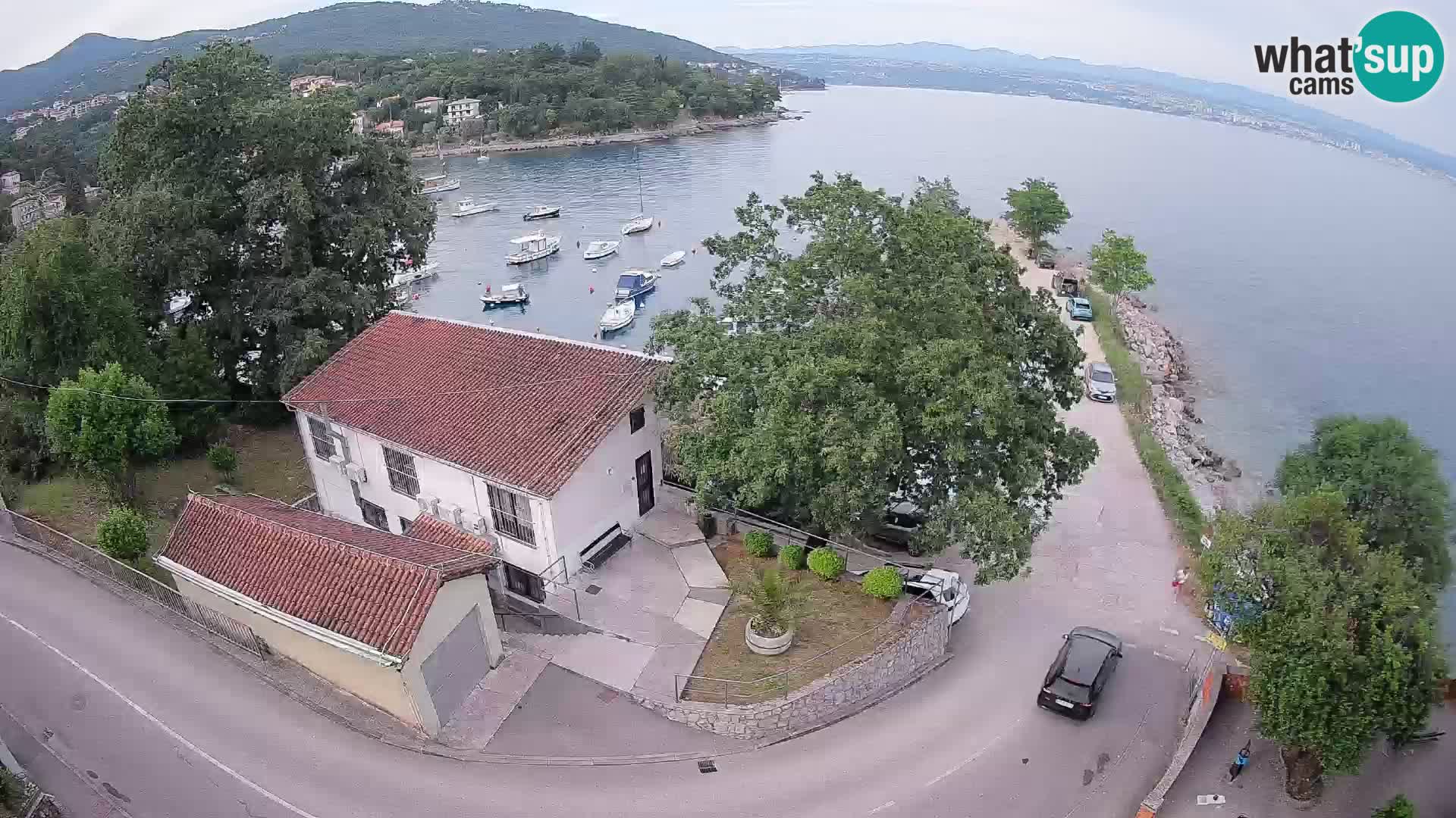 Web kamera luka Ika – Pogled uživo na luku i svjetla Opatije