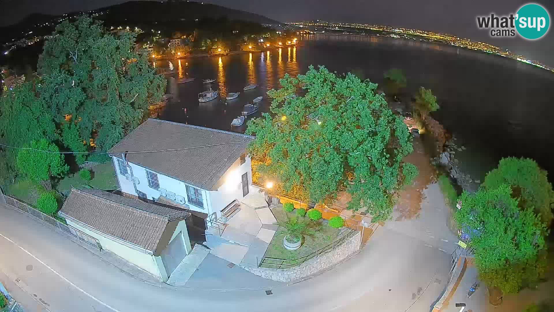 Ika Harbor Webcam – LIVE View of the Harbor and Opatija Lights
