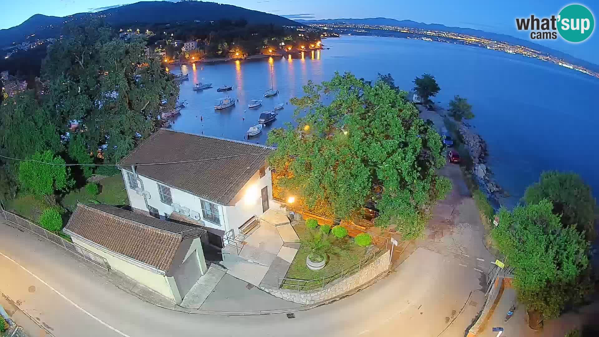 Ika Harbor Webcam – LIVE View of the Harbor and Opatija Lights