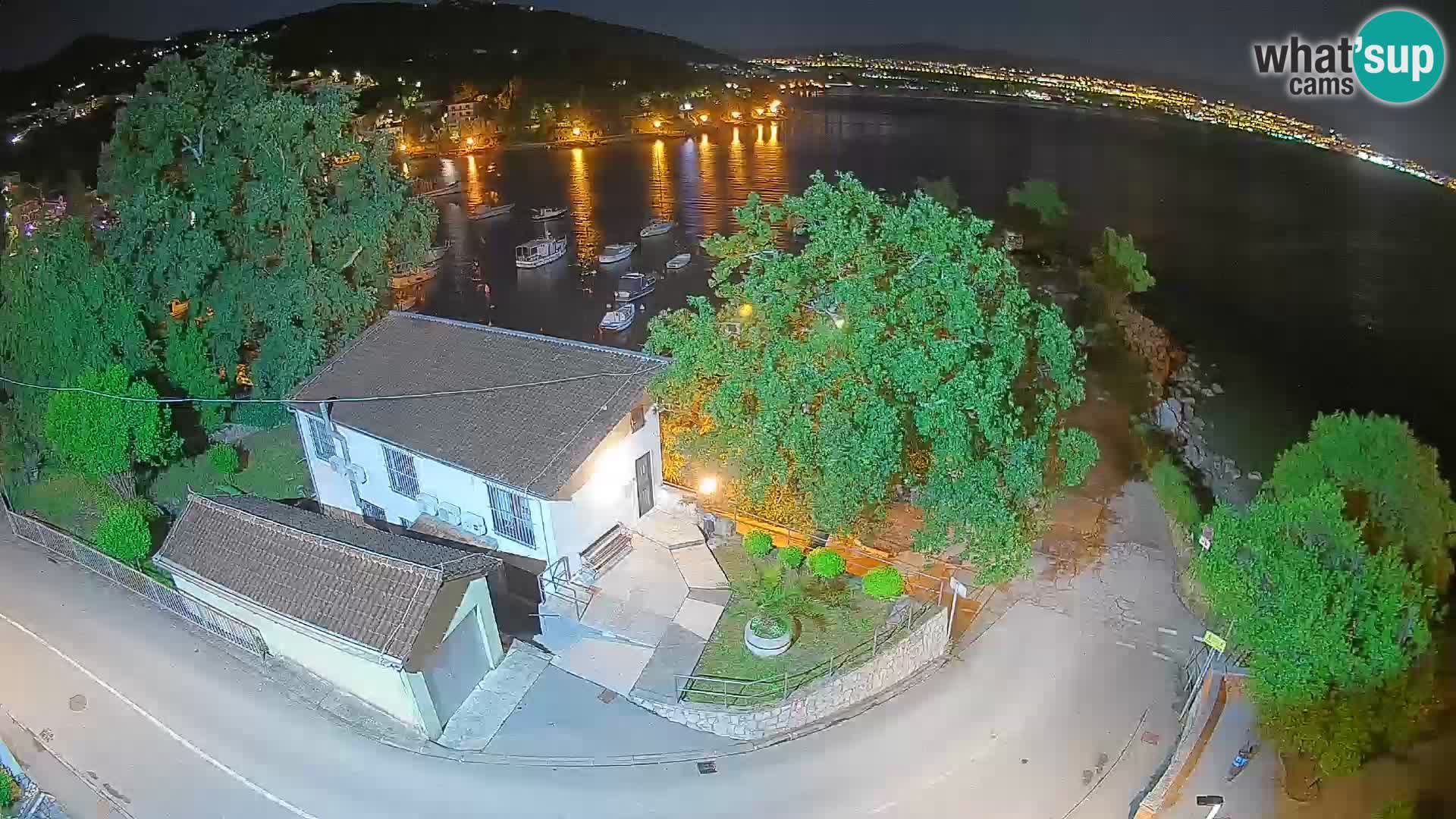 Ika Harbor Webcam – LIVE View of the Harbor and Opatija Lights