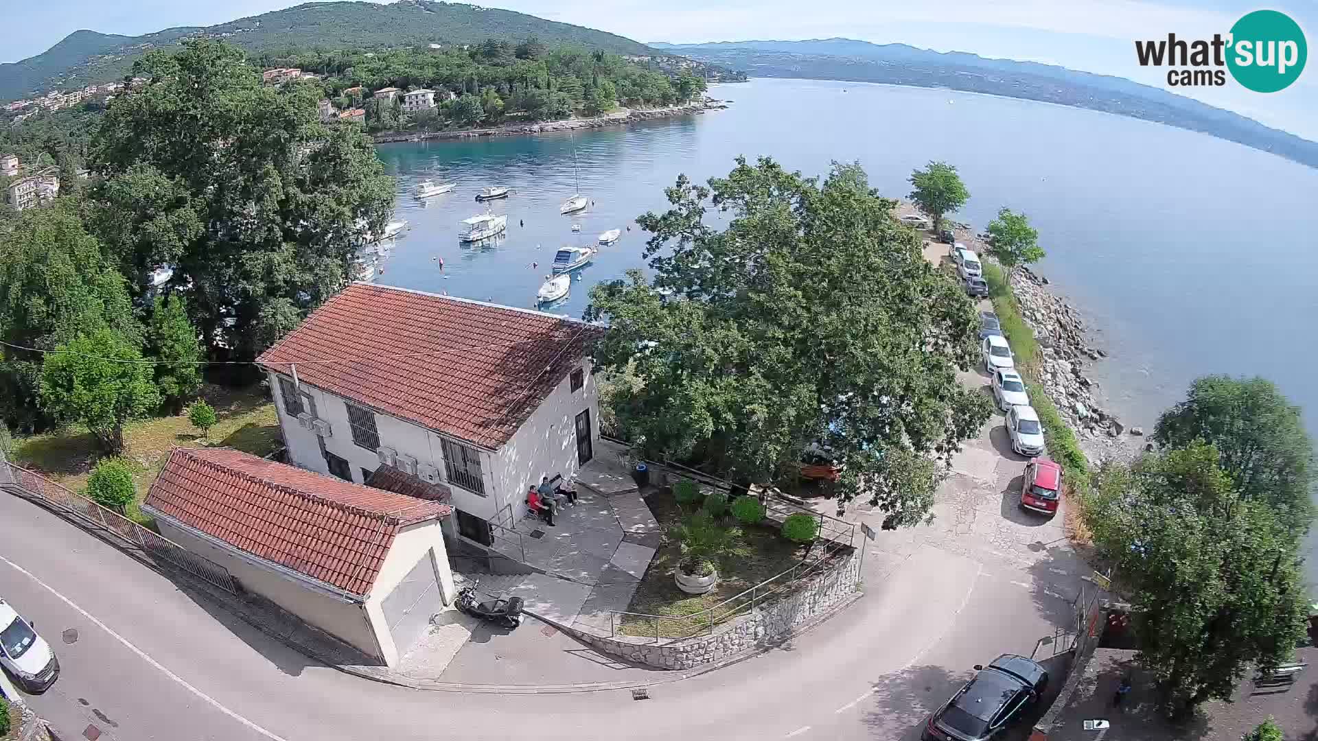 Web kamera luka Ika – Pogled uživo na luku i svjetla Opatije