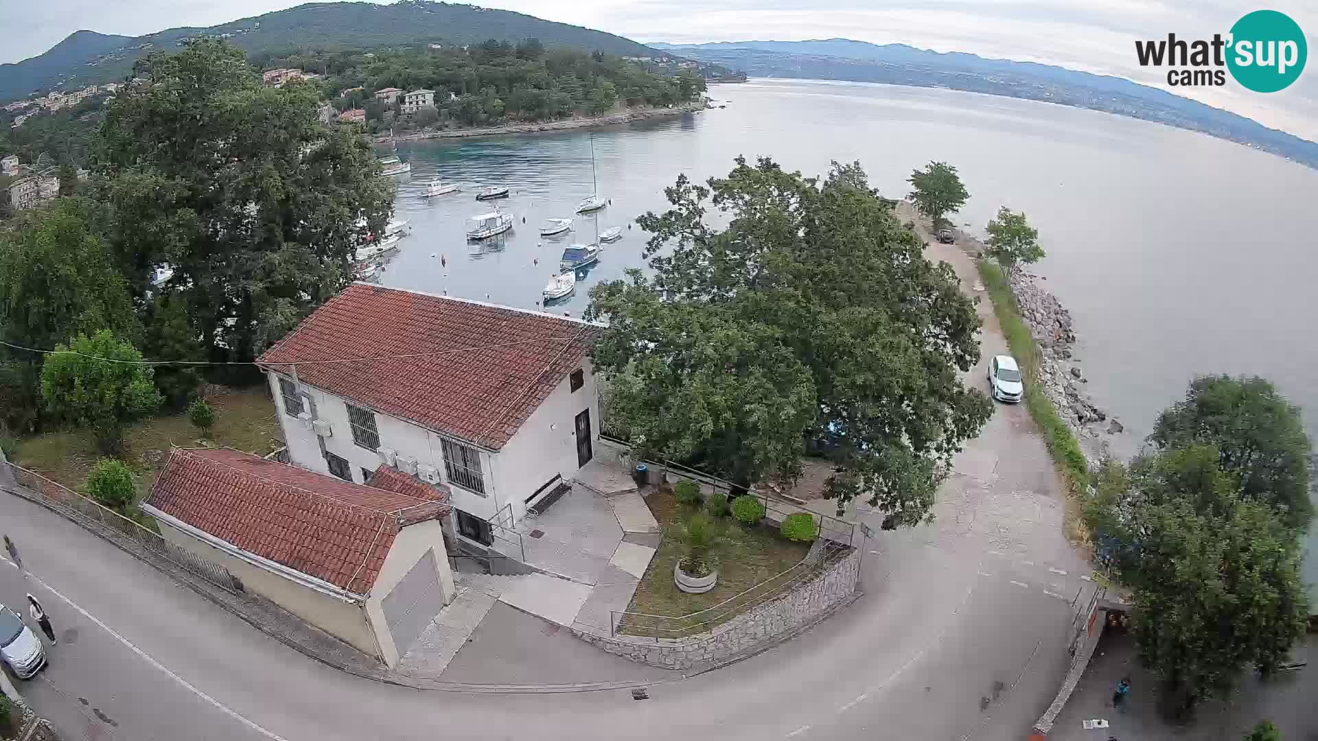 Web kamera luka Ika – Pogled uživo na luku i svjetla Opatije